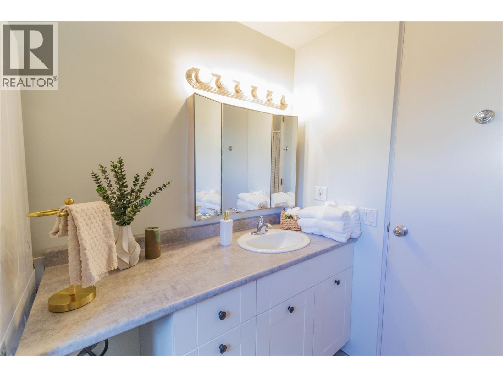 300 Gordonhorn Crescent, Kamloops, British Columbia  V2E 1G7 - Photo 23 - 10382914