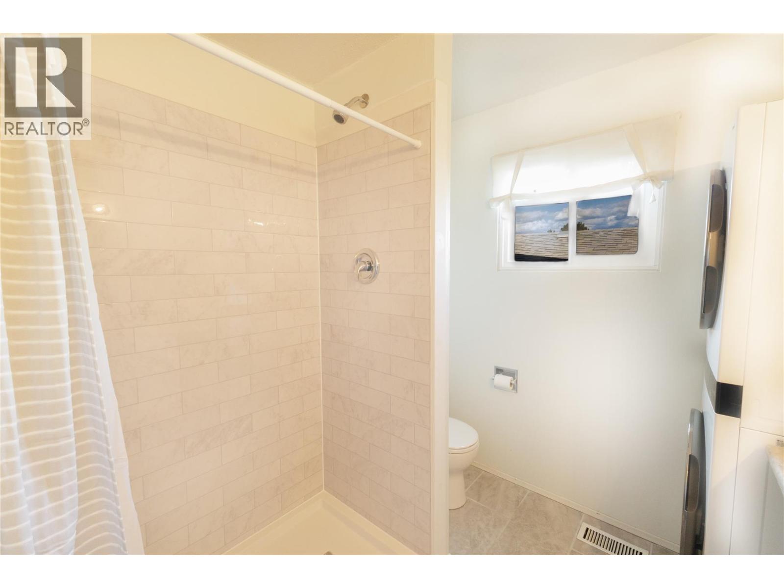 300 Gordonhorn Crescent, Kamloops, British Columbia  V2E 1G7 - Photo 25 - 10382914