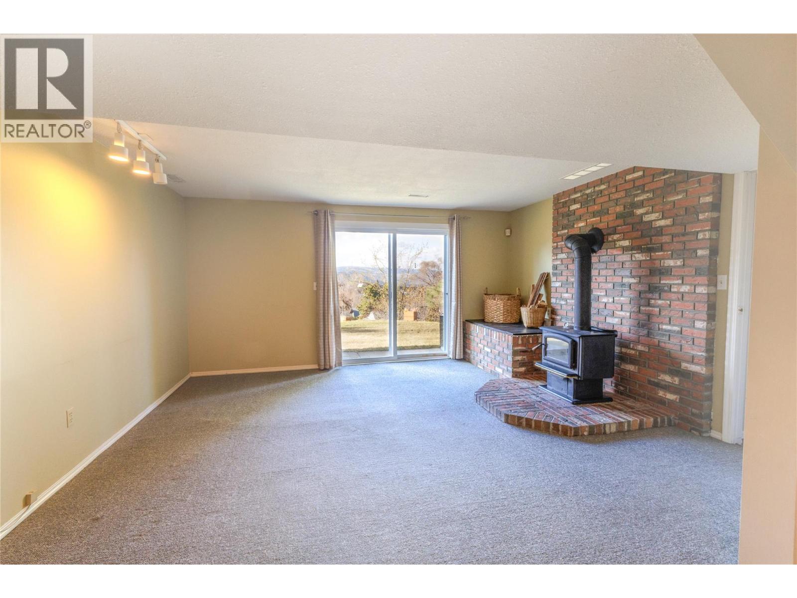 300 Gordonhorn Crescent, Kamloops, British Columbia  V2E 1G7 - Photo 34 - 10382914