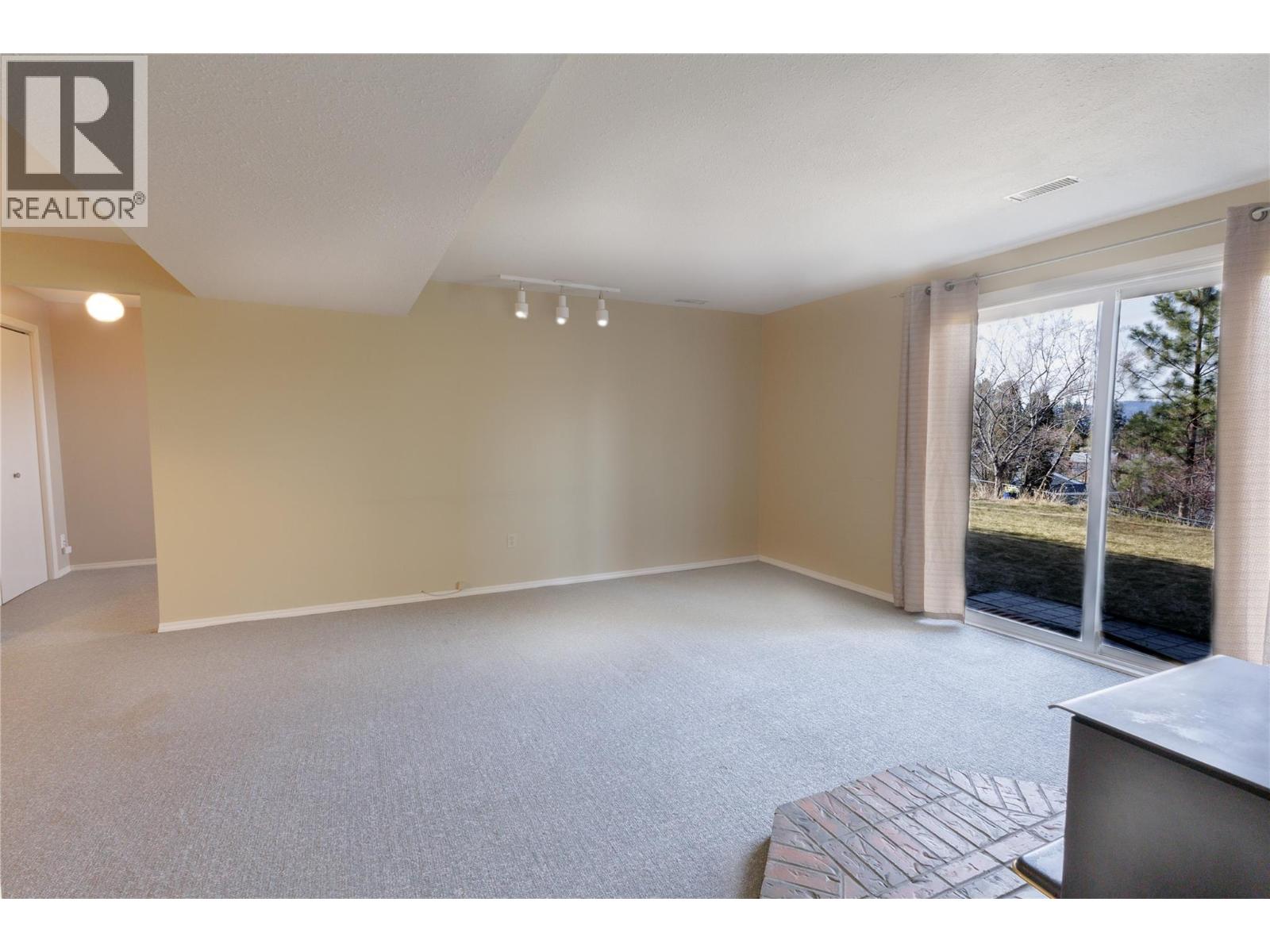 300 Gordonhorn Crescent, Kamloops, British Columbia  V2E 1G7 - Photo 35 - 10382914