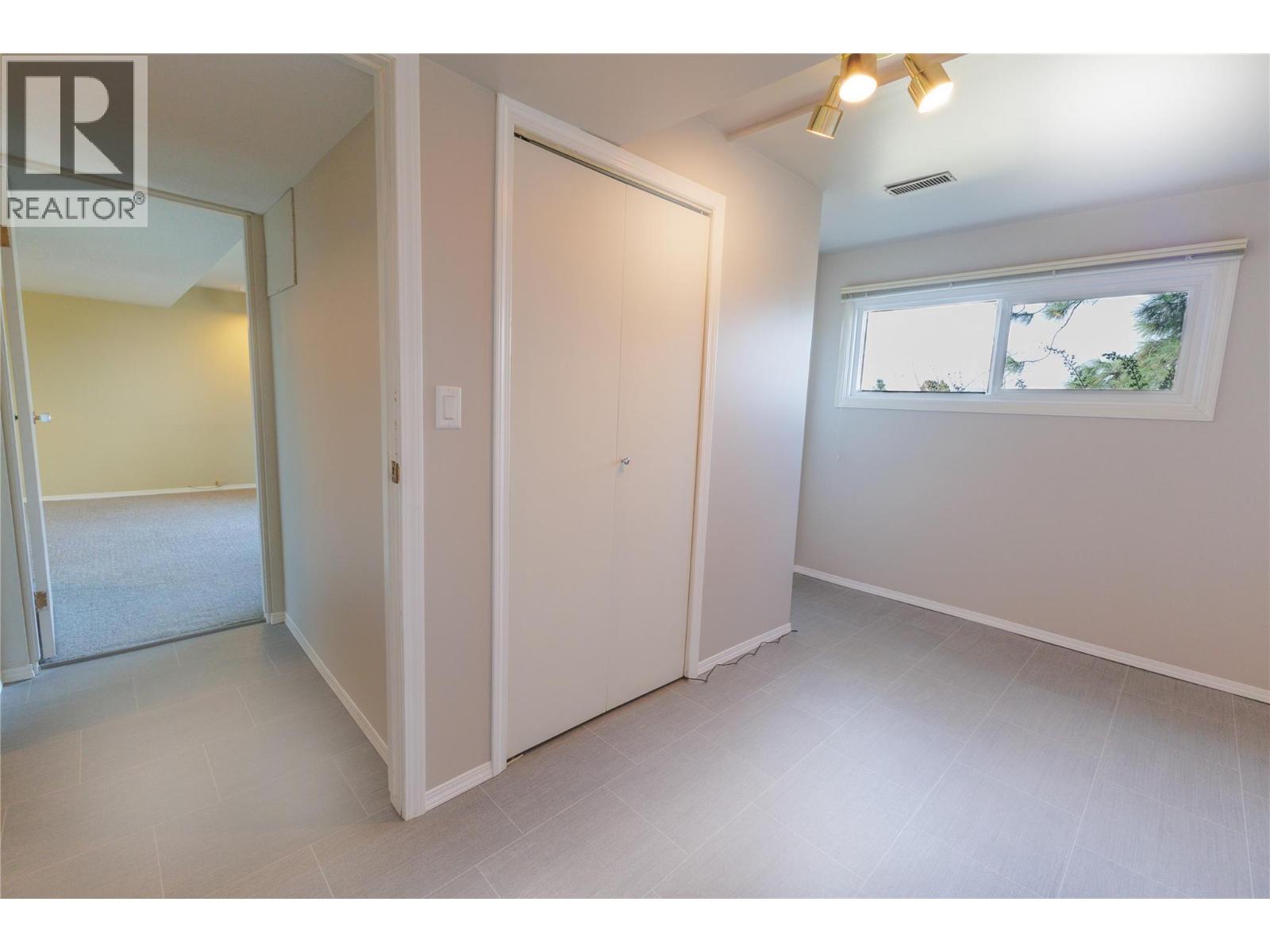 300 Gordonhorn Crescent, Kamloops, British Columbia  V2E 1G7 - Photo 38 - 10382914