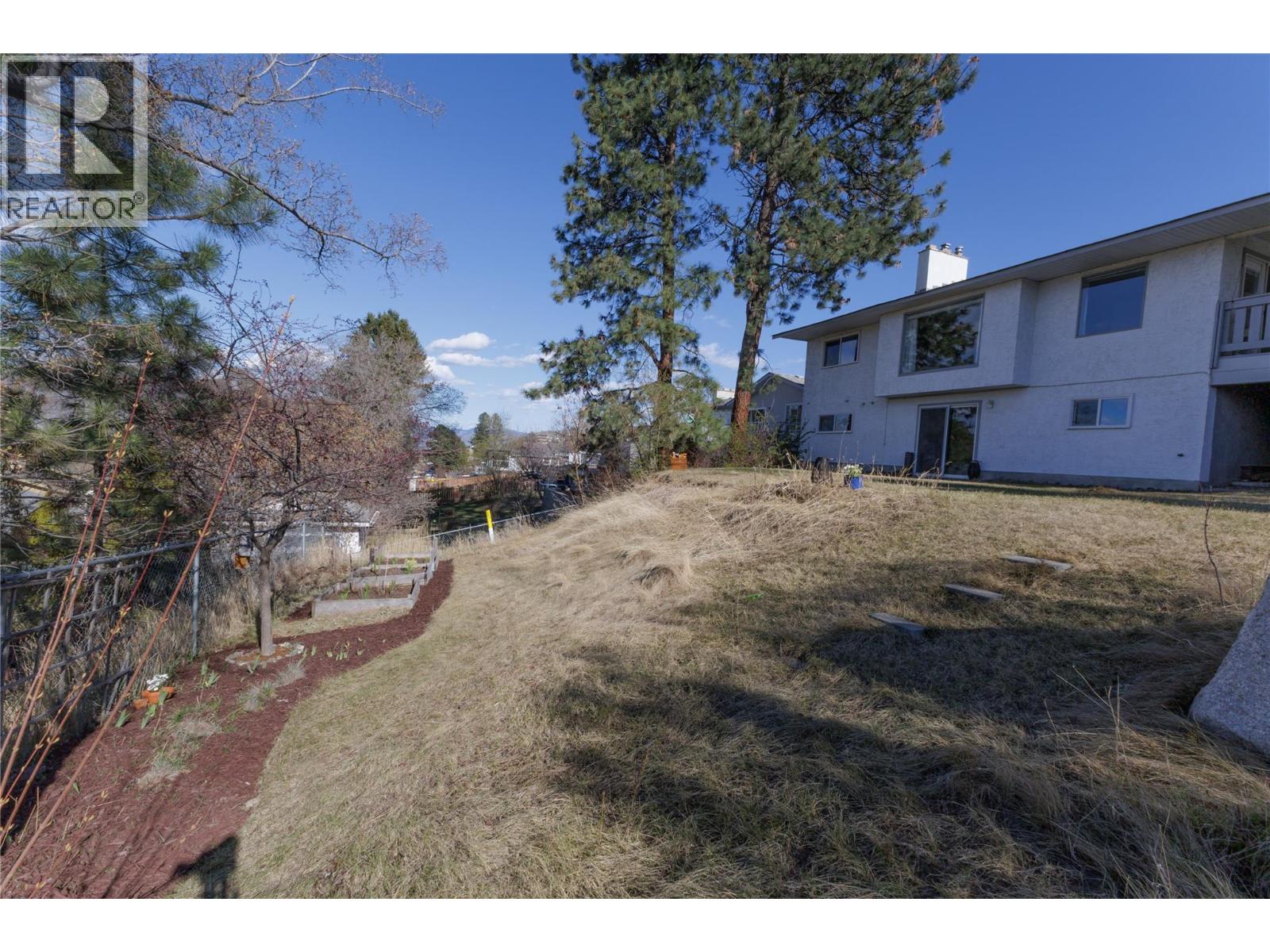 300 Gordonhorn Crescent, Kamloops, British Columbia  V2E 1G7 - Photo 54 - 10382914