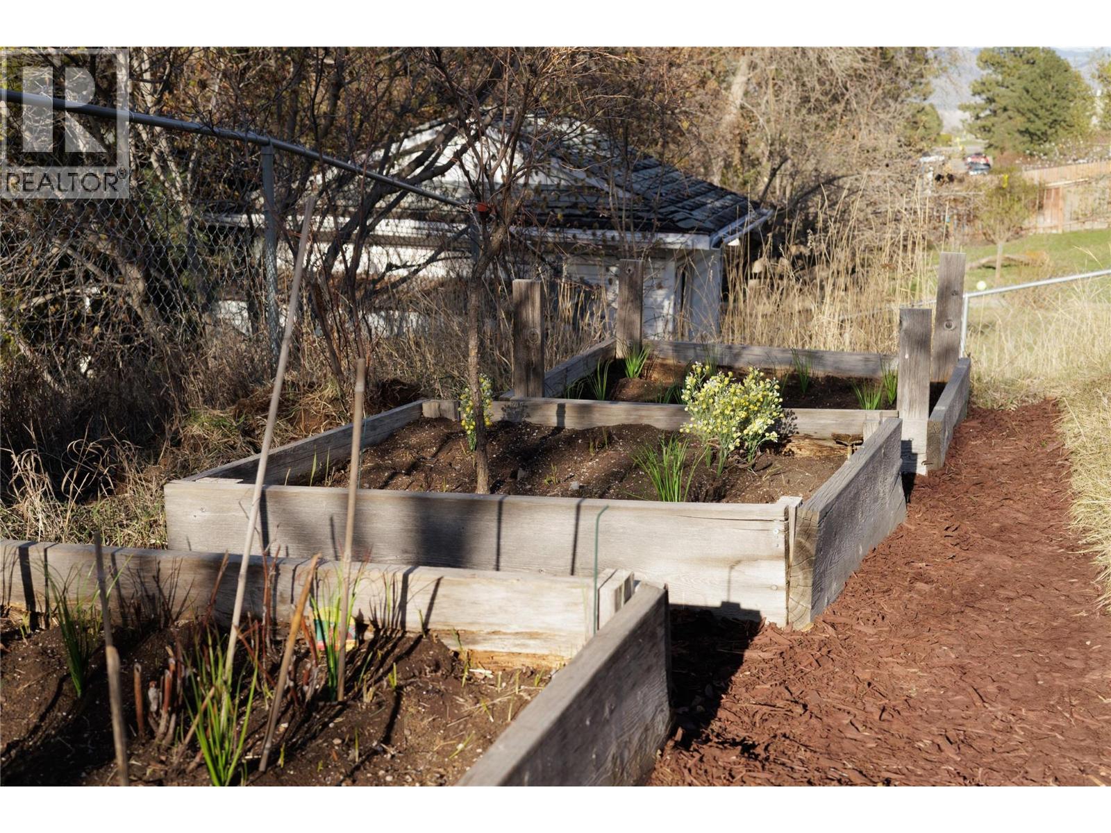 300 Gordonhorn Crescent, Kamloops, British Columbia  V2E 1G7 - Photo 56 - 10382914