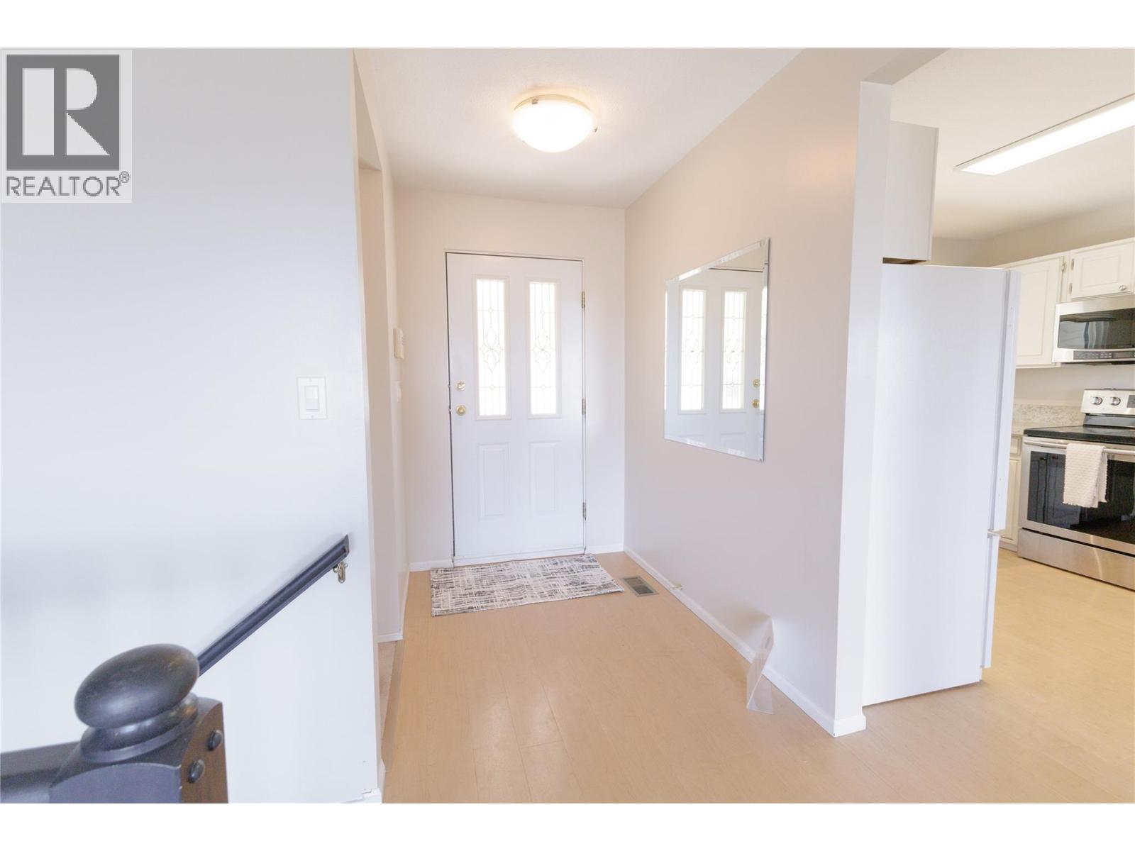 300 Gordonhorn Crescent, Kamloops, British Columbia  V2E 1G7 - Photo 6 - 10382914
