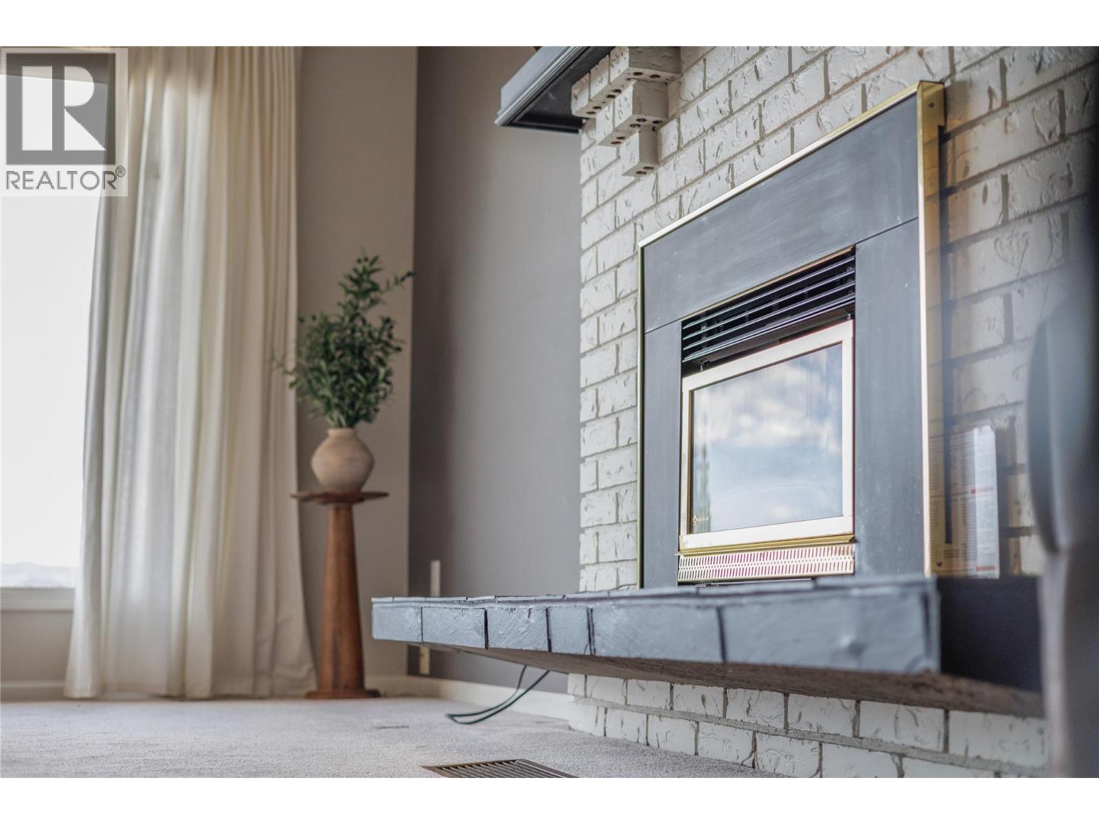 300 Gordonhorn Crescent, Kamloops, British Columbia  V2E 1G7 - Photo 9 - 10382914