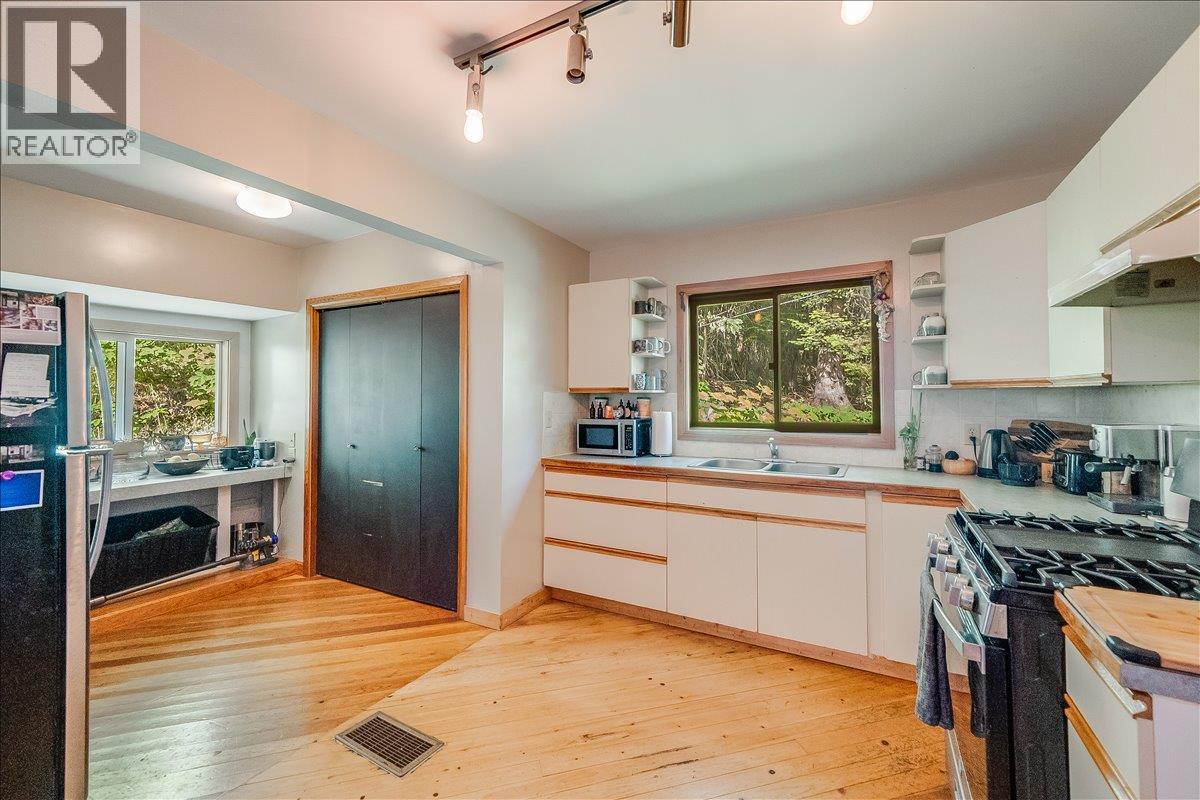 1835 Granite Road, Nelson, British Columbia  V1L 6T8 - Photo 13 - 10382111