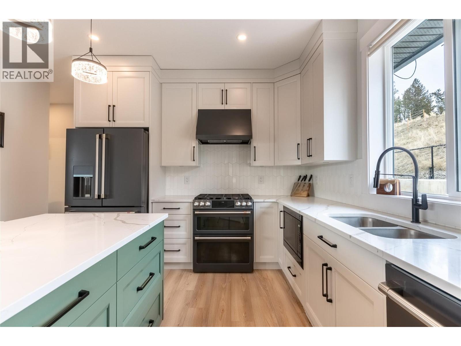 503 Poplar Drive, Logan Lake, British Columbia  V0K 1W0 - Photo 12 - 10381786