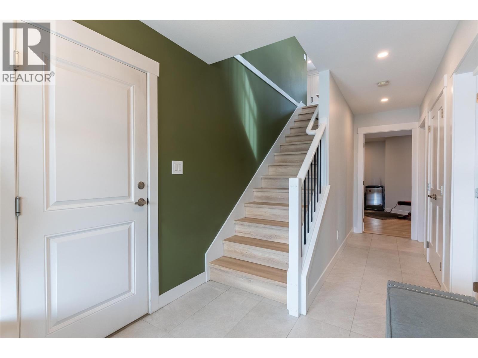 503 Poplar Drive, Logan Lake, British Columbia  V0K 1W0 - Photo 4 - 10381786