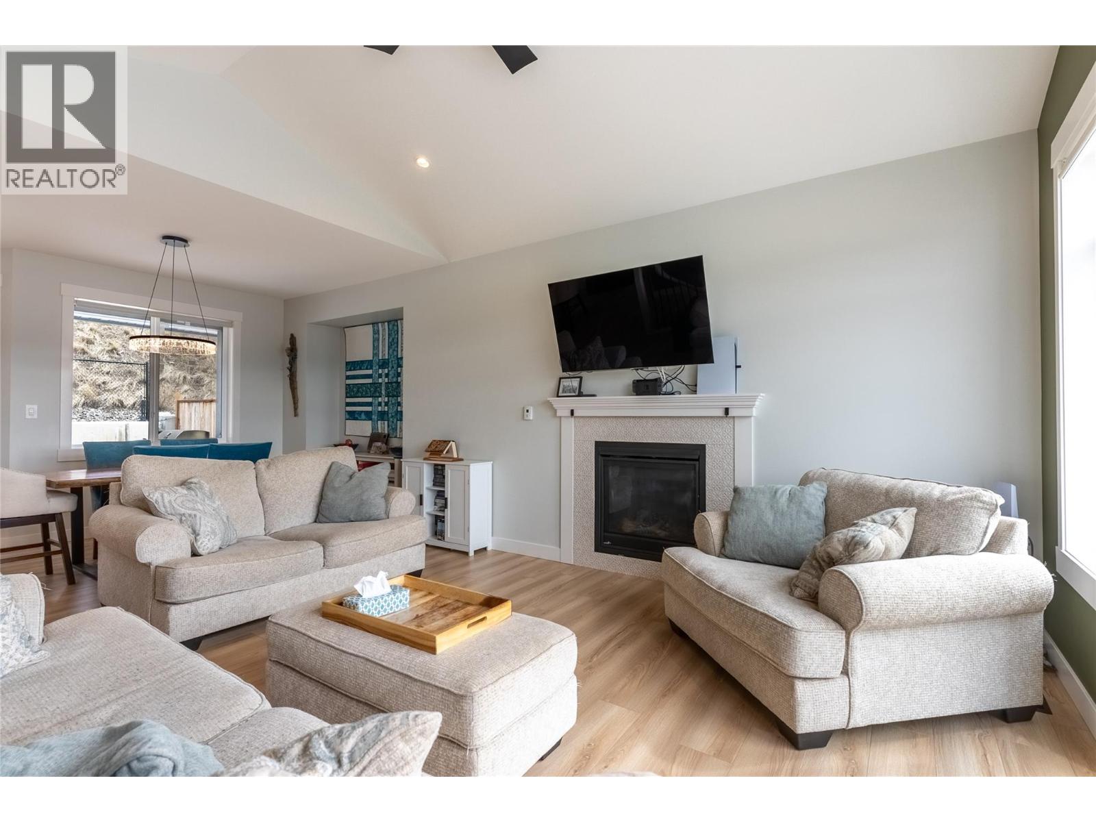 503 Poplar Drive, Logan Lake, British Columbia  V0K 1W0 - Photo 7 - 10381786