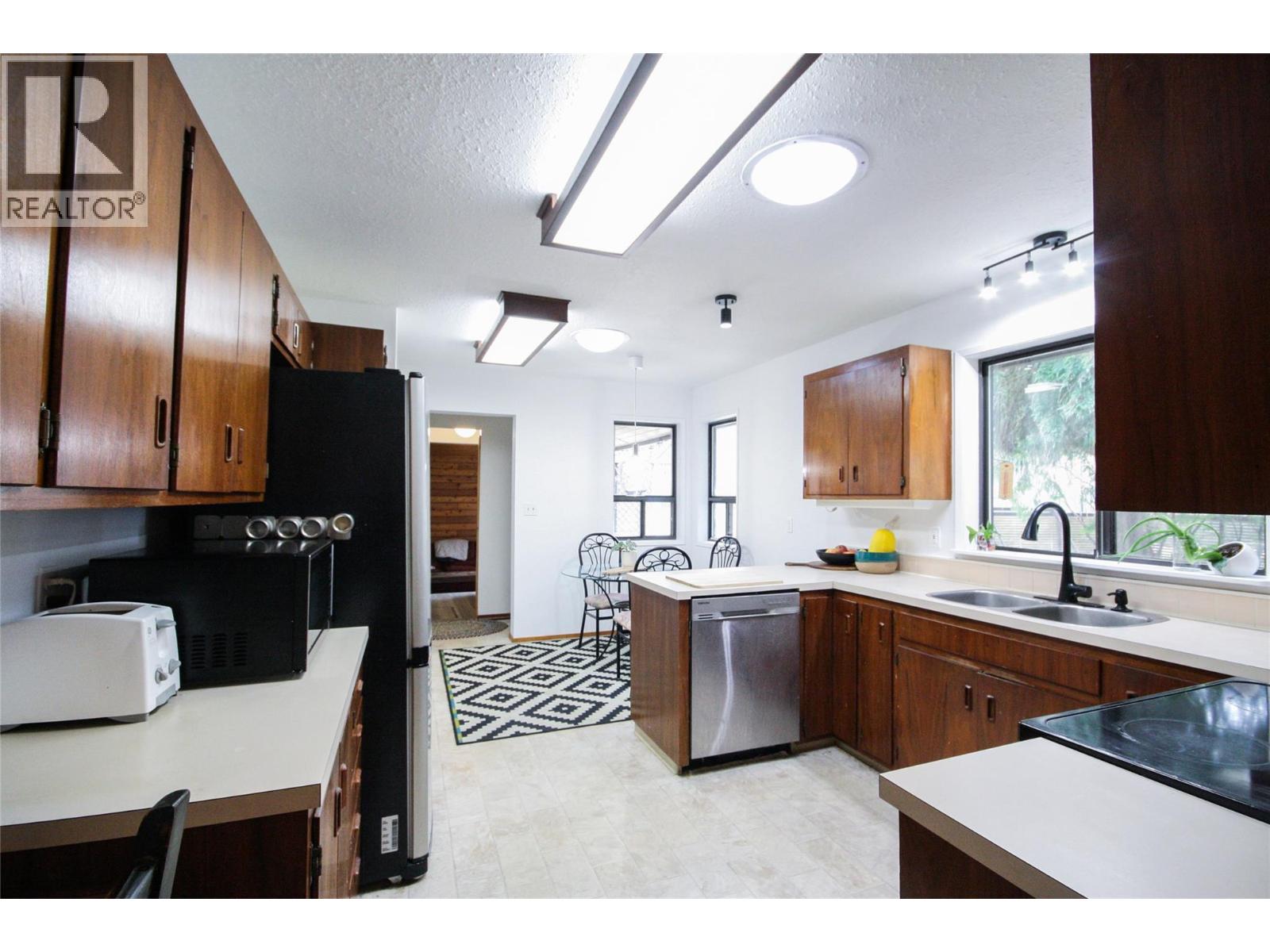 1402 Amhurst Road, Sicamous, British Columbia  V0E 2V0 - Photo 22 - 10382996