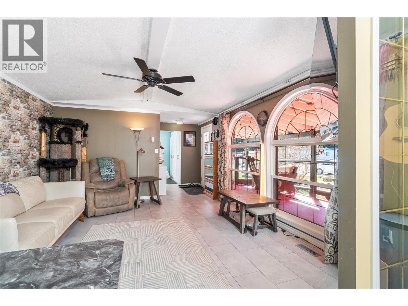 3063 Hornsberger Road Unit# 15, Salmon Arm, British Columbia  V1E 4R8 - Photo 2 - 10383117