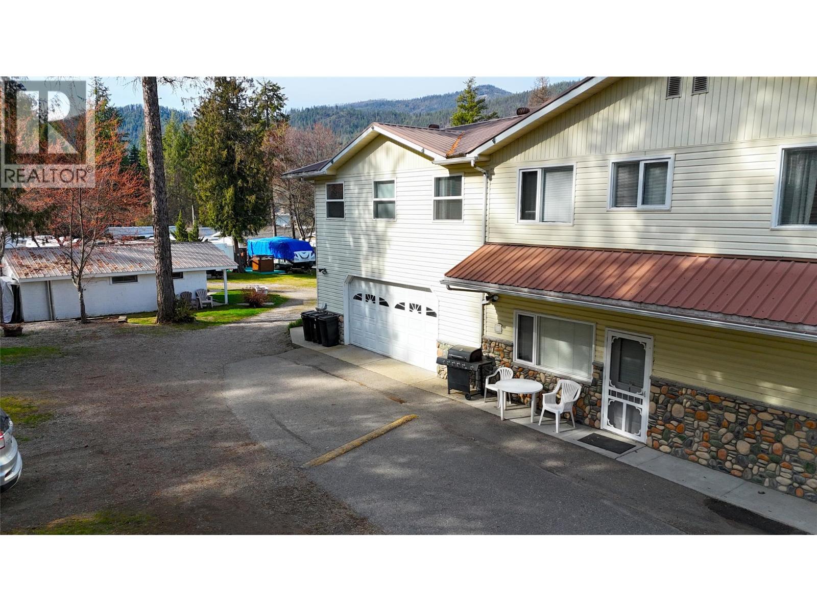 61 Kingsley Road, Christina Lake, British Columbia  V0H 1E2 - Photo 41 - 10382271