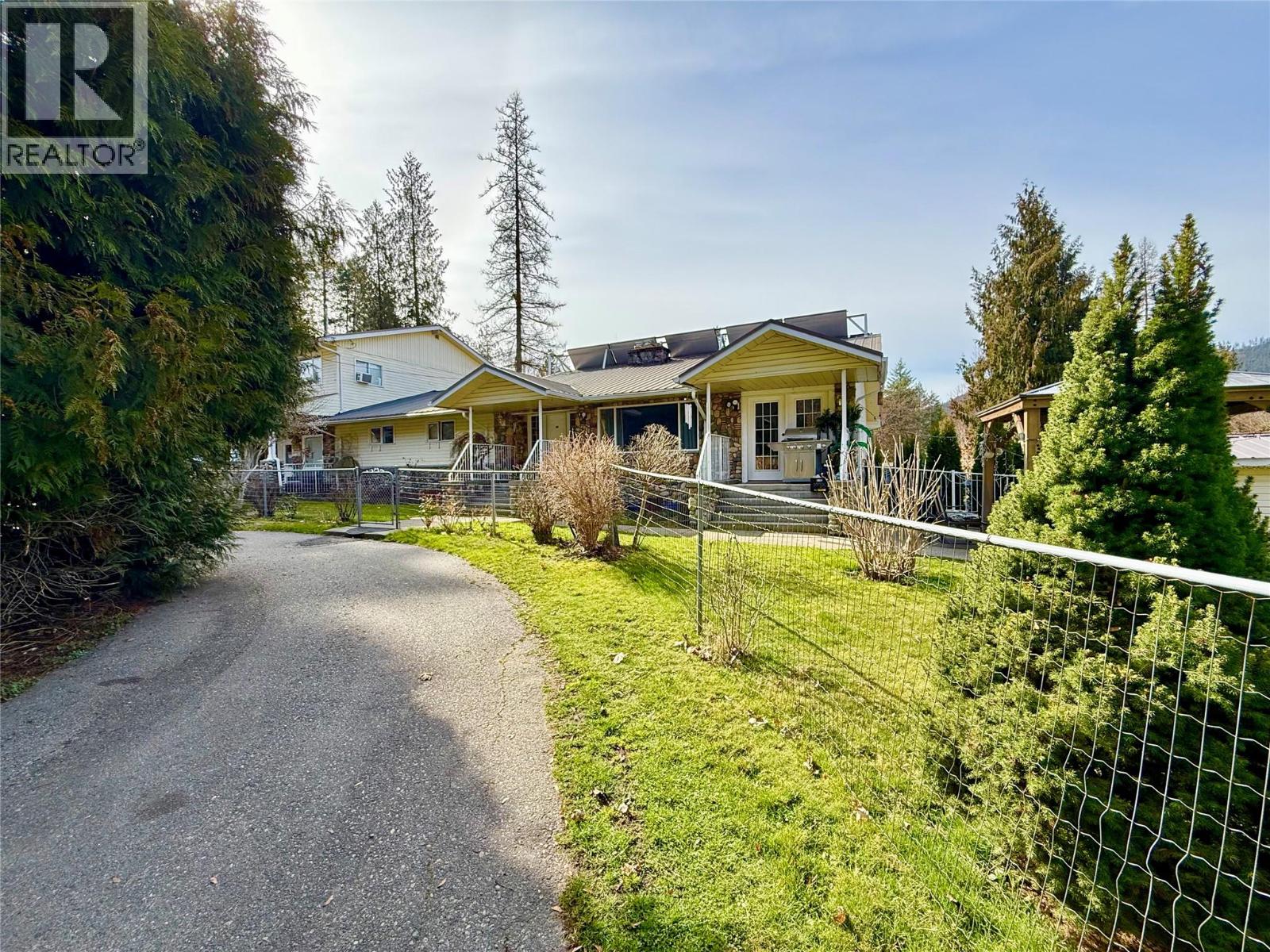 61 Kingsley Road, Christina Lake, British Columbia  V0H 1E2 - Photo 47 - 10382271