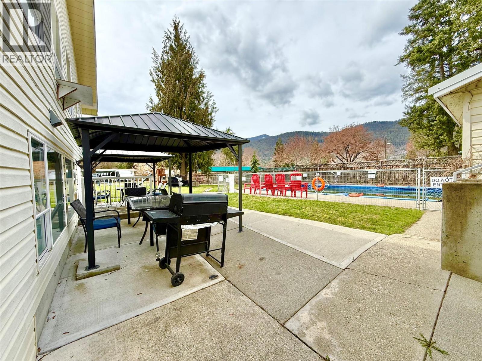 61 Kingsley Road, Christina Lake, British Columbia  V0H 1E2 - Photo 52 - 10382271