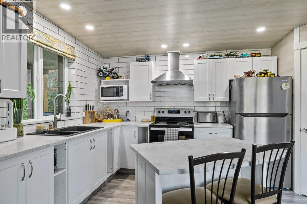 2245 Bennett Road, Kelowna, British Columbia  V1V 2N3 - Photo 6 - 10382477