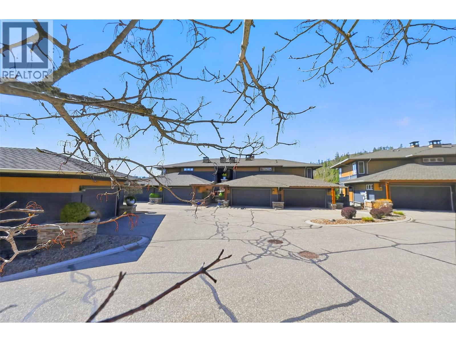 101 Falcon Point Way Unit# 4, Vernon, British Columbia  V1H 1V4 - Photo 4 - 10383039