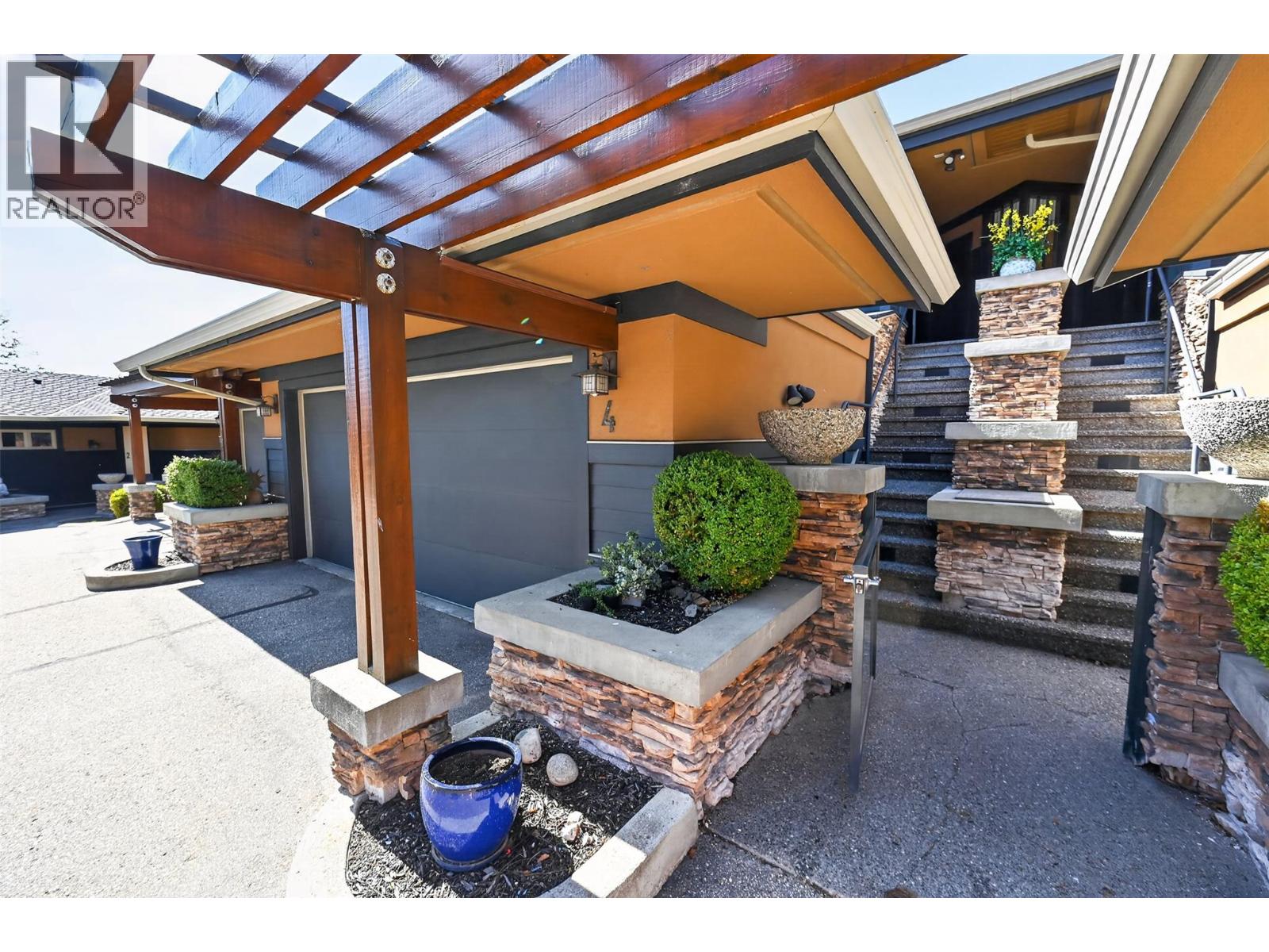 101 Falcon Point Way Unit# 4, Vernon, British Columbia  V1H 1V4 - Photo 8 - 10383039