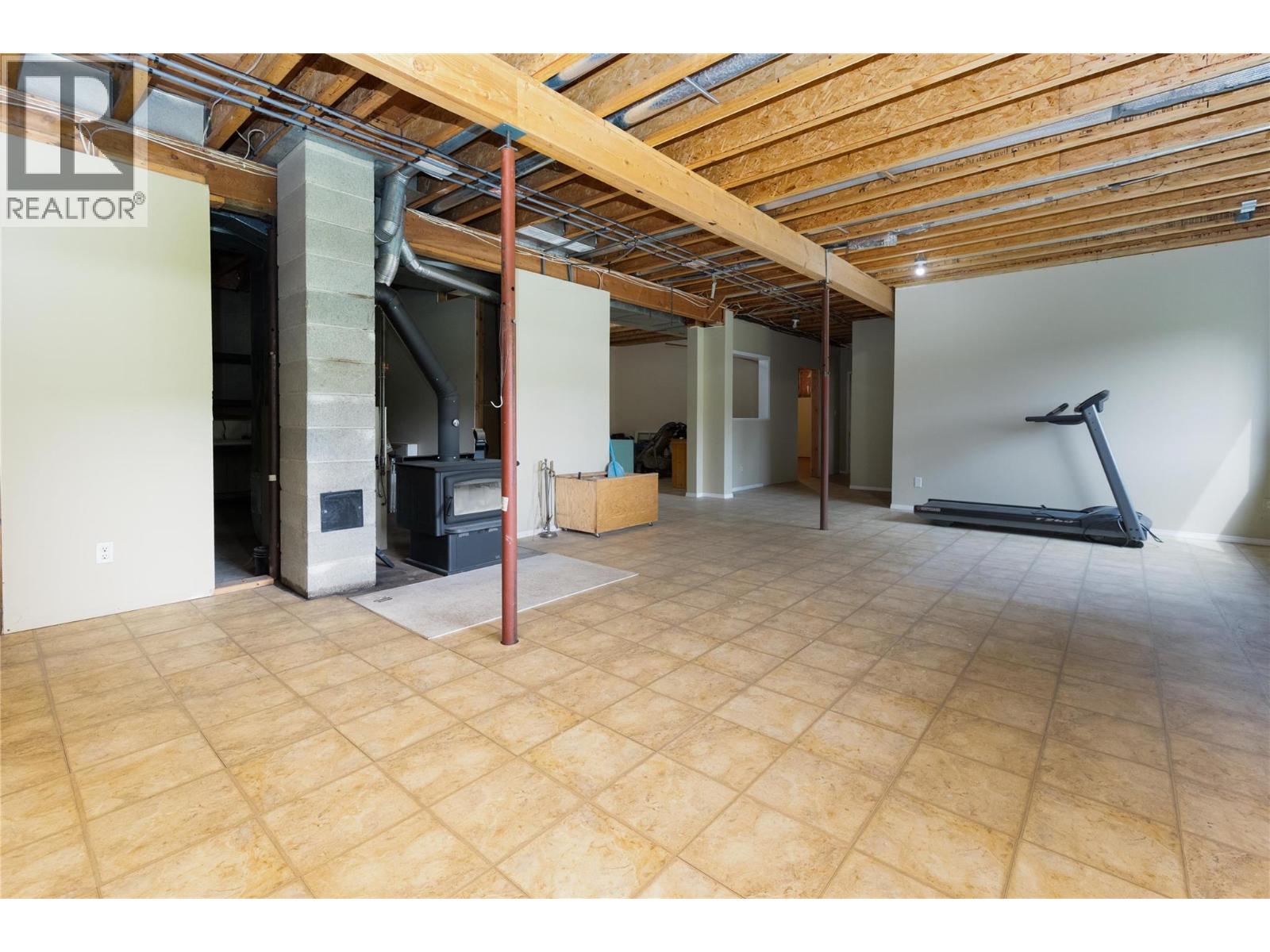 2240 97b Highway Se, Salmon Arm, British Columbia  V1E 1X6 - Photo 23 - 10383198