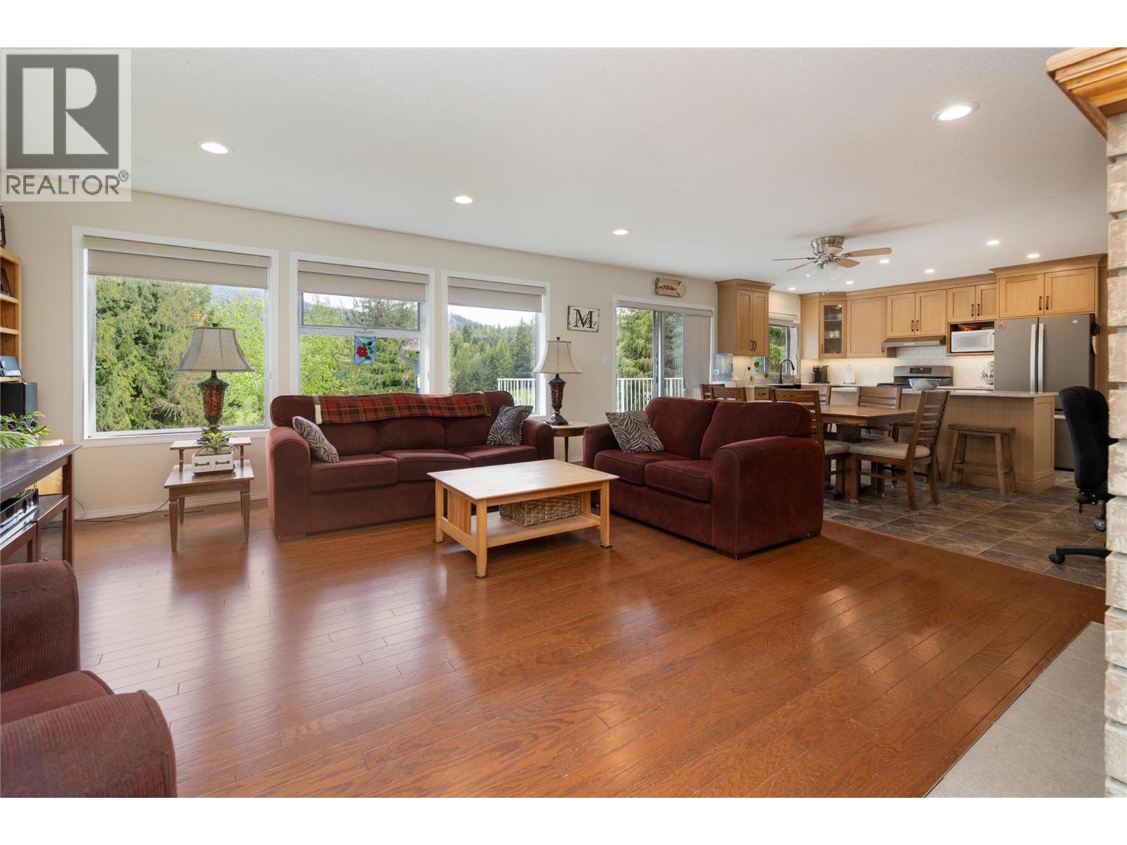 2240 97b Highway Se, Salmon Arm, British Columbia  V1E 1X6 - Photo 7 - 10383198