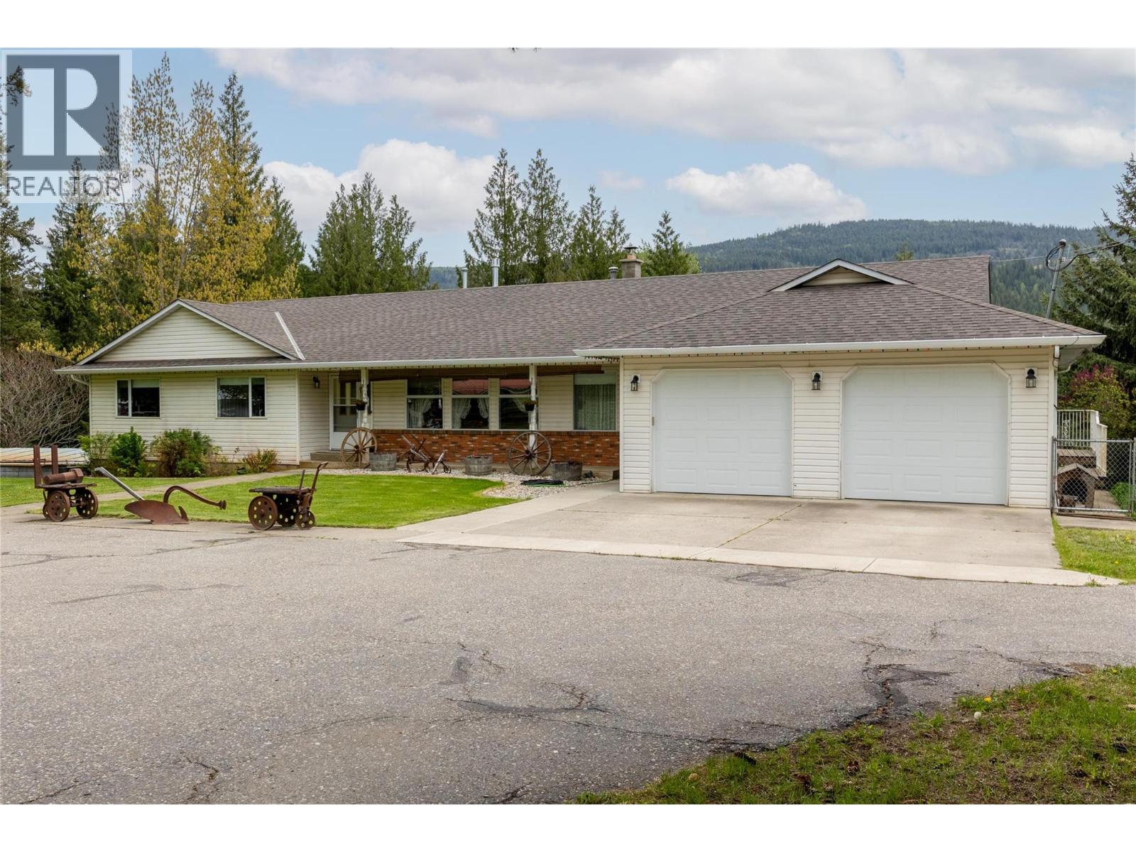 2240 97b Highway Se, Salmon Arm, British Columbia  V1E 1X6 - Photo 28 - 10383088