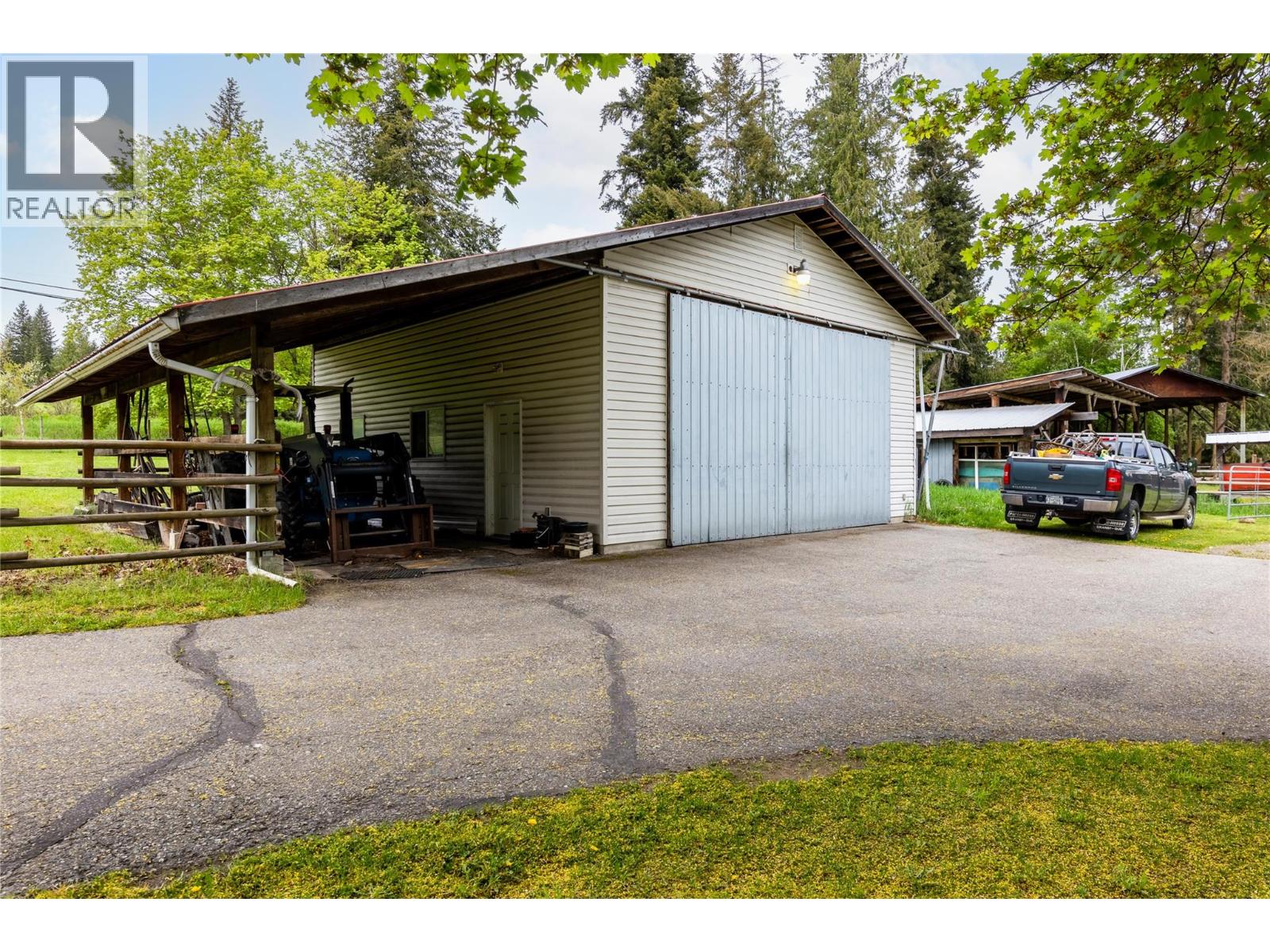 2240 97b Highway Se, Salmon Arm, British Columbia  V1E 1X6 - Photo 30 - 10383088