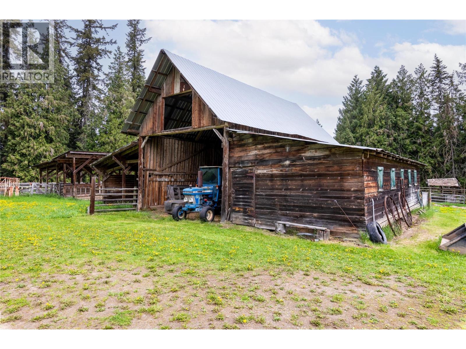 2240 97b Highway Se, Salmon Arm, British Columbia  V1E 1X6 - Photo 33 - 10383088