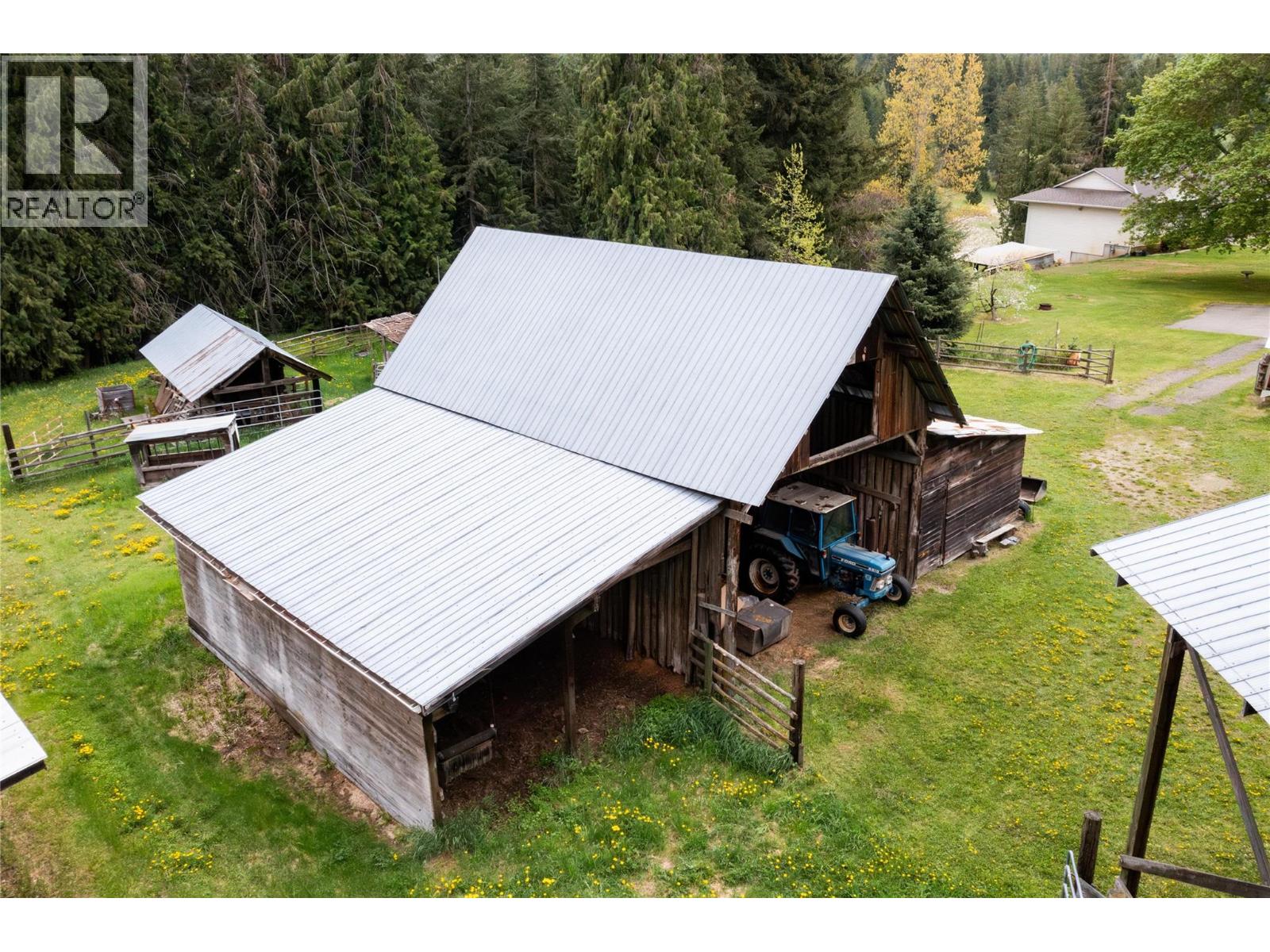 2240 97b Highway Se, Salmon Arm, British Columbia  V1E 1X6 - Photo 34 - 10383088