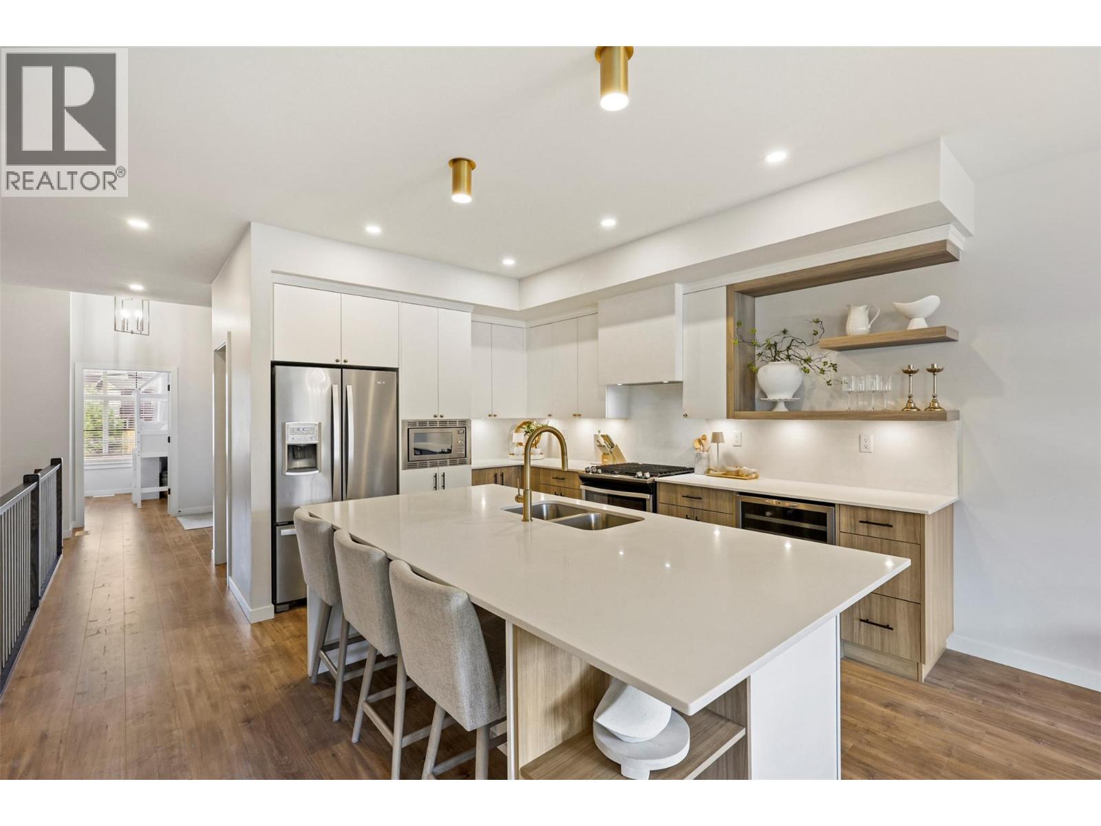 260 Rue Cheval Noir Estates Unit# 2, Kamloops, British Columbia  V1S 0B3 - Photo 3 - 10382957