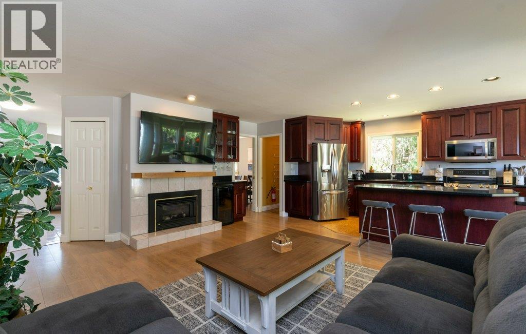 3789 Zinck Road, Scotch Creek, British Columbia  V0E 1M5 - Photo 14 - 10383098