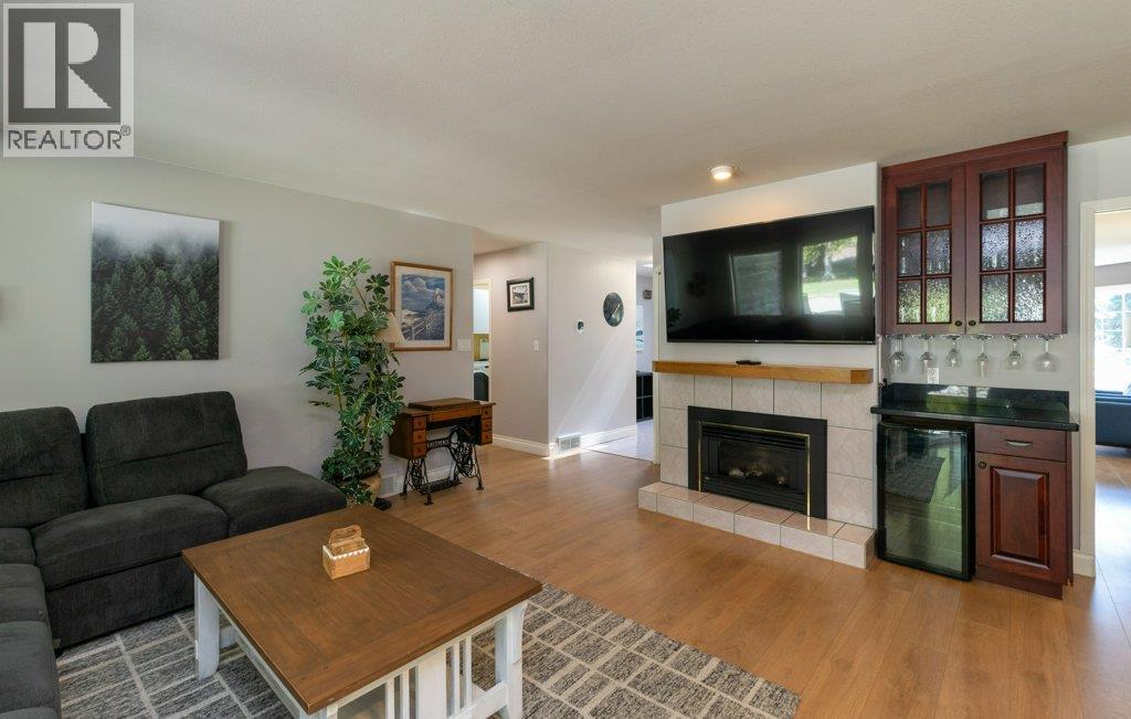 3789 Zinck Road, Scotch Creek, British Columbia  V0E 1M5 - Photo 15 - 10383098