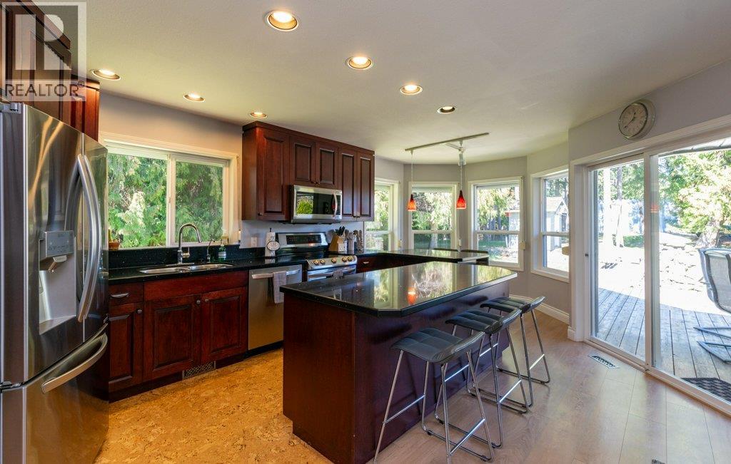 3789 Zinck Road, Scotch Creek, British Columbia  V0E 1M5 - Photo 17 - 10383098