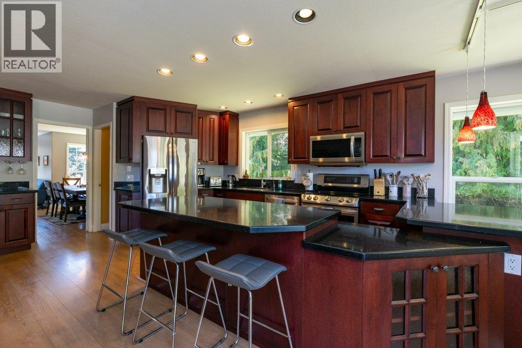 3789 Zinck Road, Scotch Creek, British Columbia  V0E 1M5 - Photo 18 - 10383098