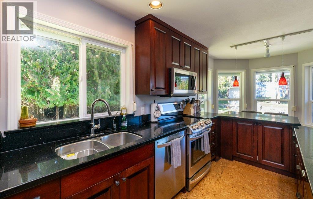 3789 Zinck Road, Scotch Creek, British Columbia  V0E 1M5 - Photo 21 - 10383098