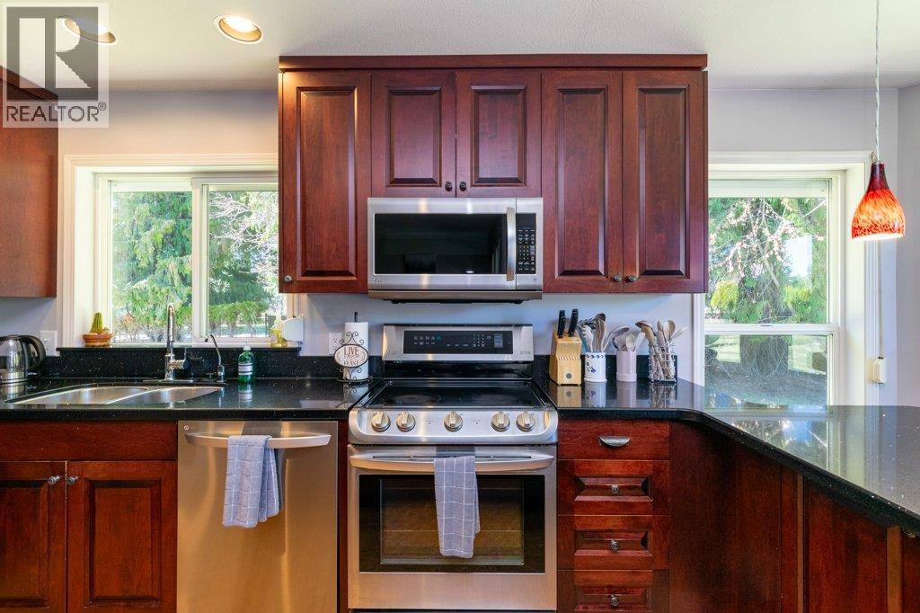 3789 Zinck Road, Scotch Creek, British Columbia  V0E 1M5 - Photo 23 - 10383098