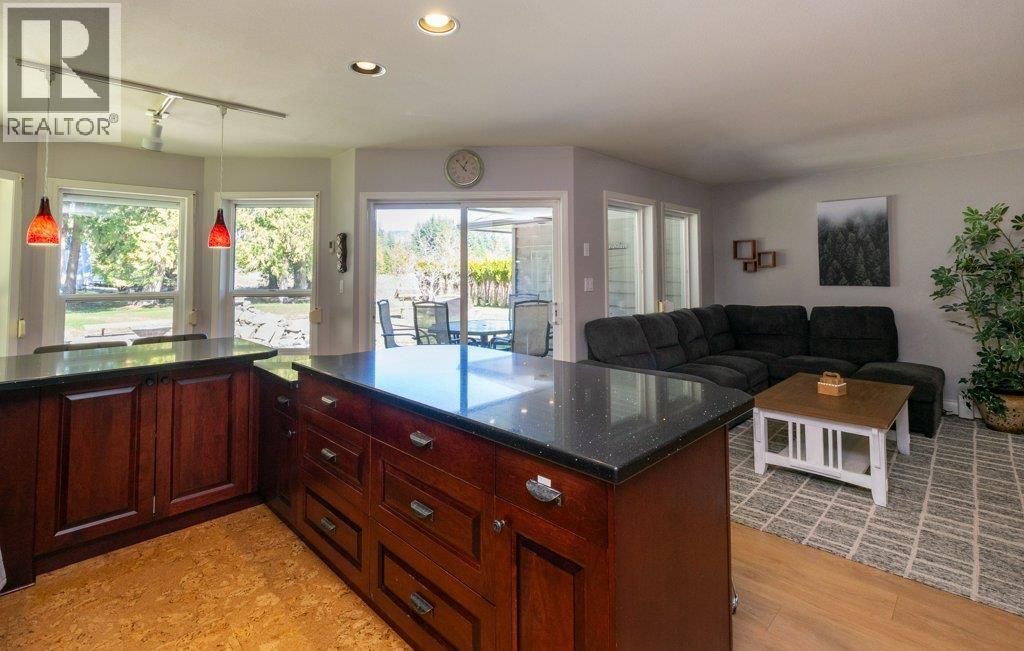 3789 Zinck Road, Scotch Creek, British Columbia  V0E 1M5 - Photo 26 - 10383098