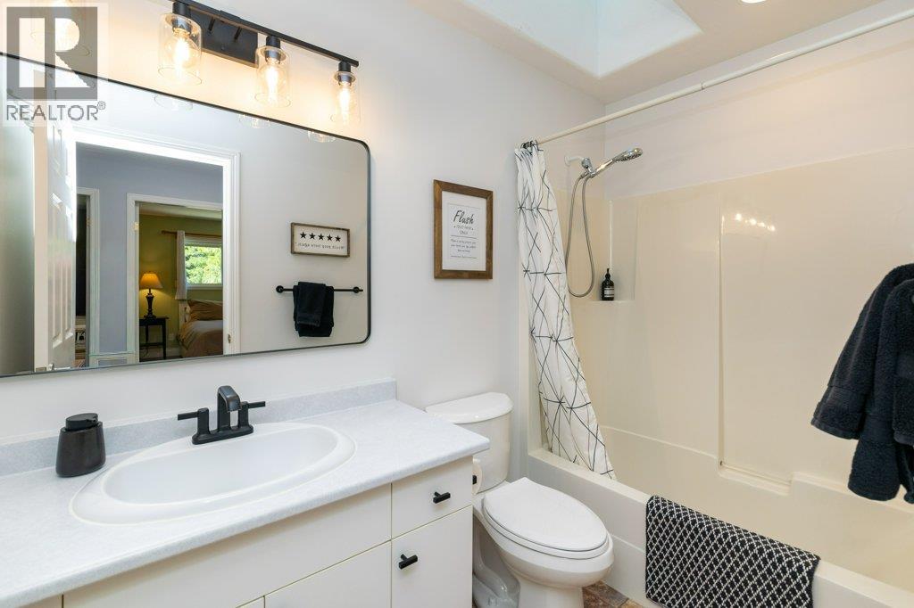 3789 Zinck Road, Scotch Creek, British Columbia  V0E 1M5 - Photo 35 - 10383098