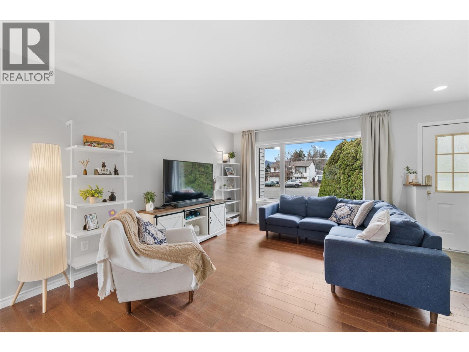 1233 Turri Avenue, Kelowna, British Columbia  V1Y 8N7 - Photo 1 - 10382933