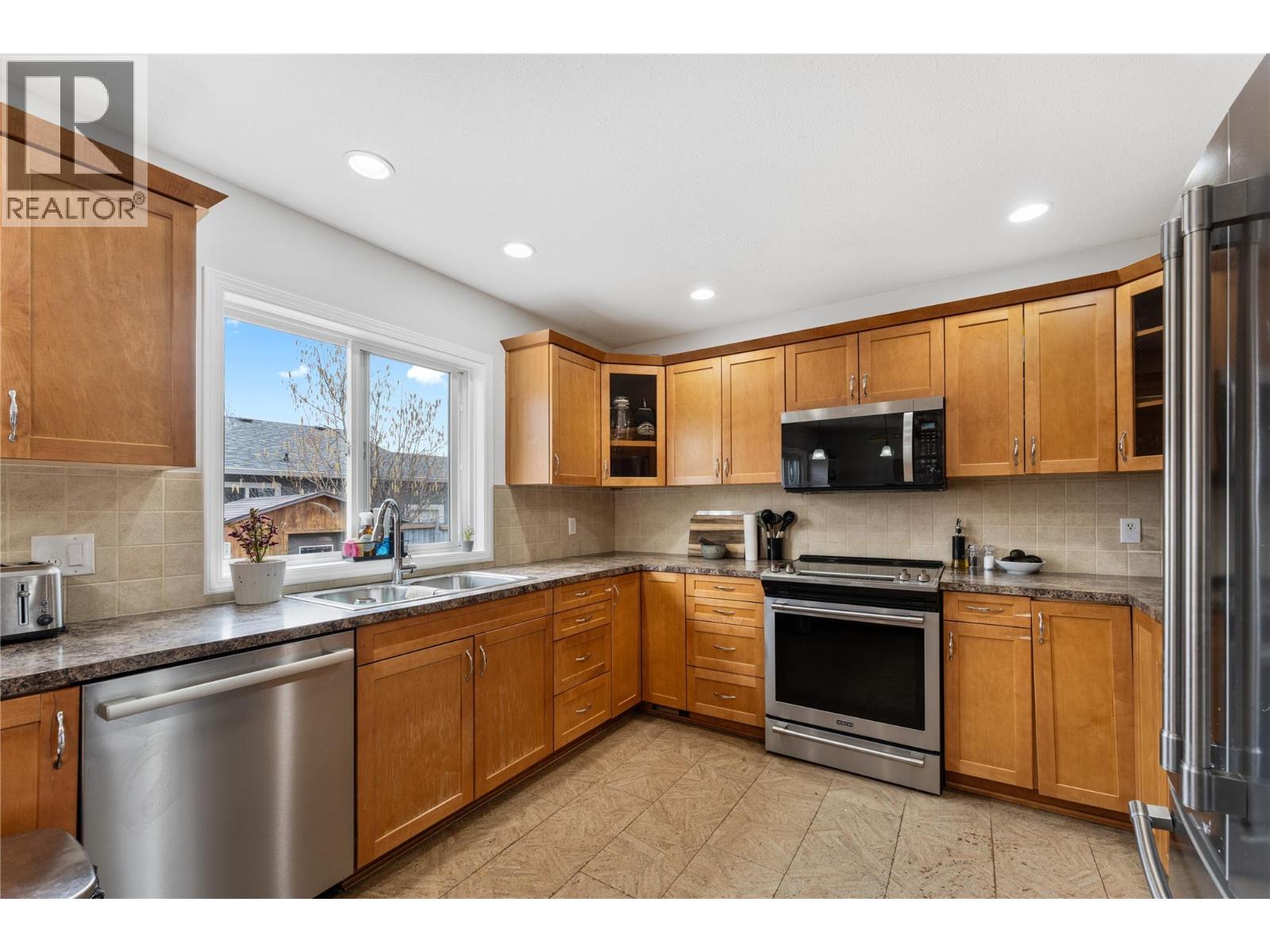 1233 Turri Avenue, Kelowna, British Columbia  V1Y 8N7 - Photo 8 - 10382933