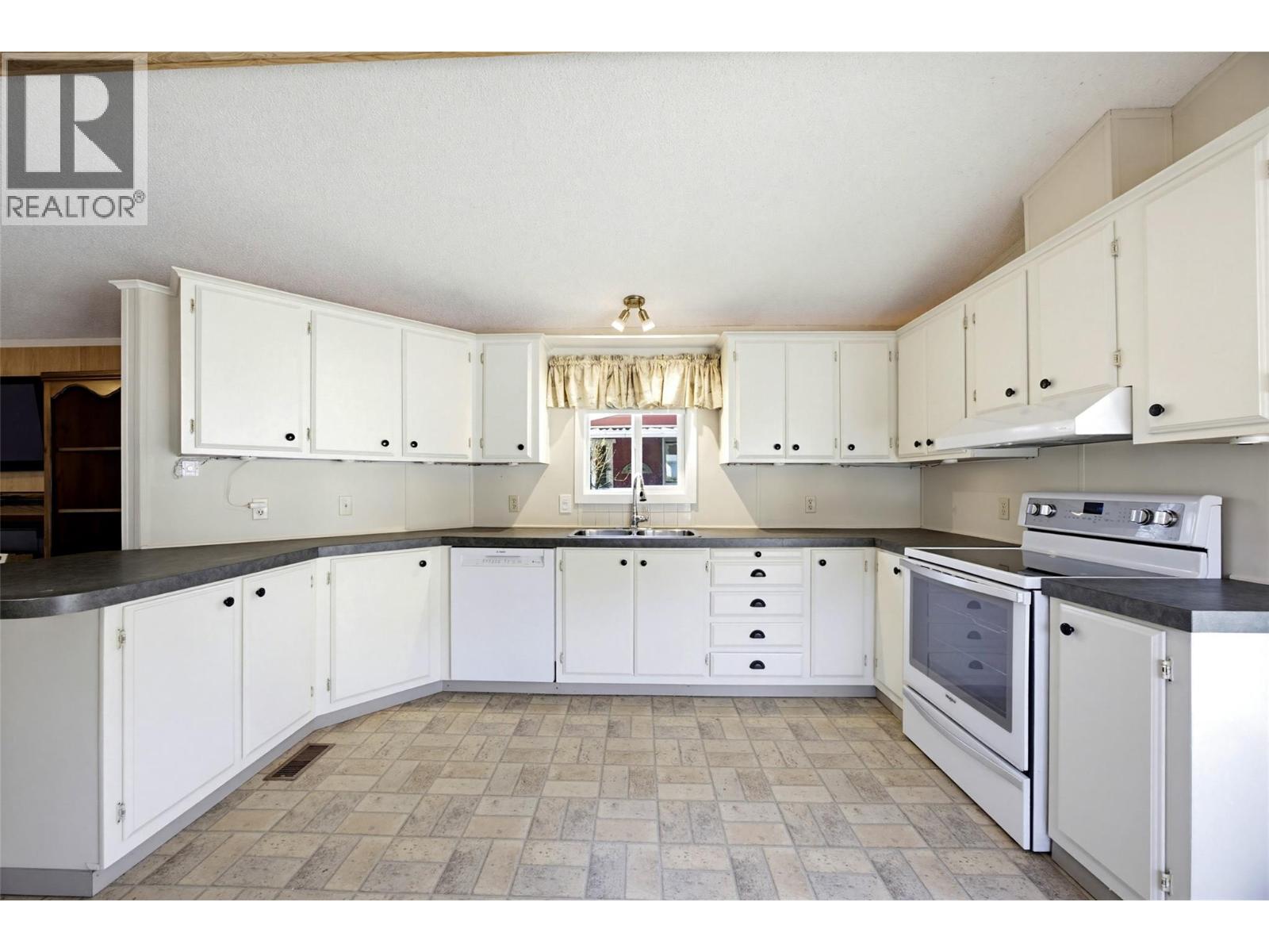 2401 Ord Road Unit# 80, Kamloops, British Columbia  V2B 7V8 - Photo 3 - 10380647