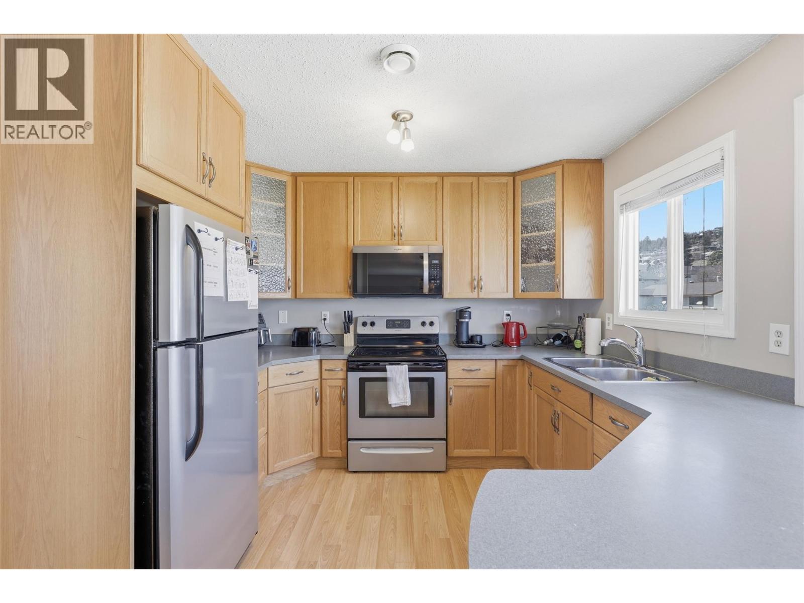 420 Sentinel Court, Kamloops, British Columbia  V2E 2G6 - Photo 13 - 10383135