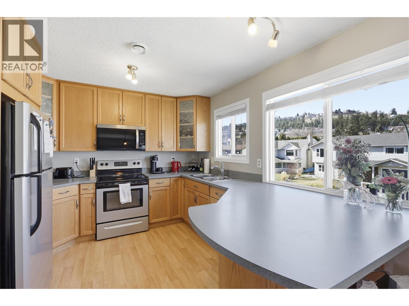 420 Sentinel Court, Kamloops, British Columbia  V2E 2G6 - Photo 14 - 10383135