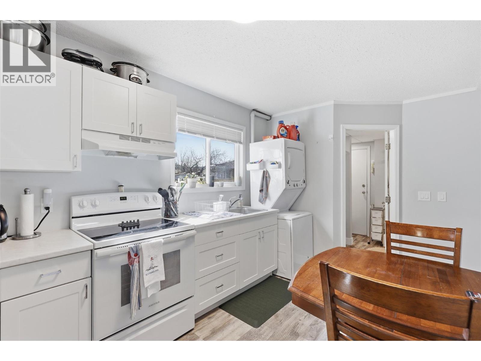 420 Sentinel Court, Kamloops, British Columbia  V2E 2G6 - Photo 32 - 10383135