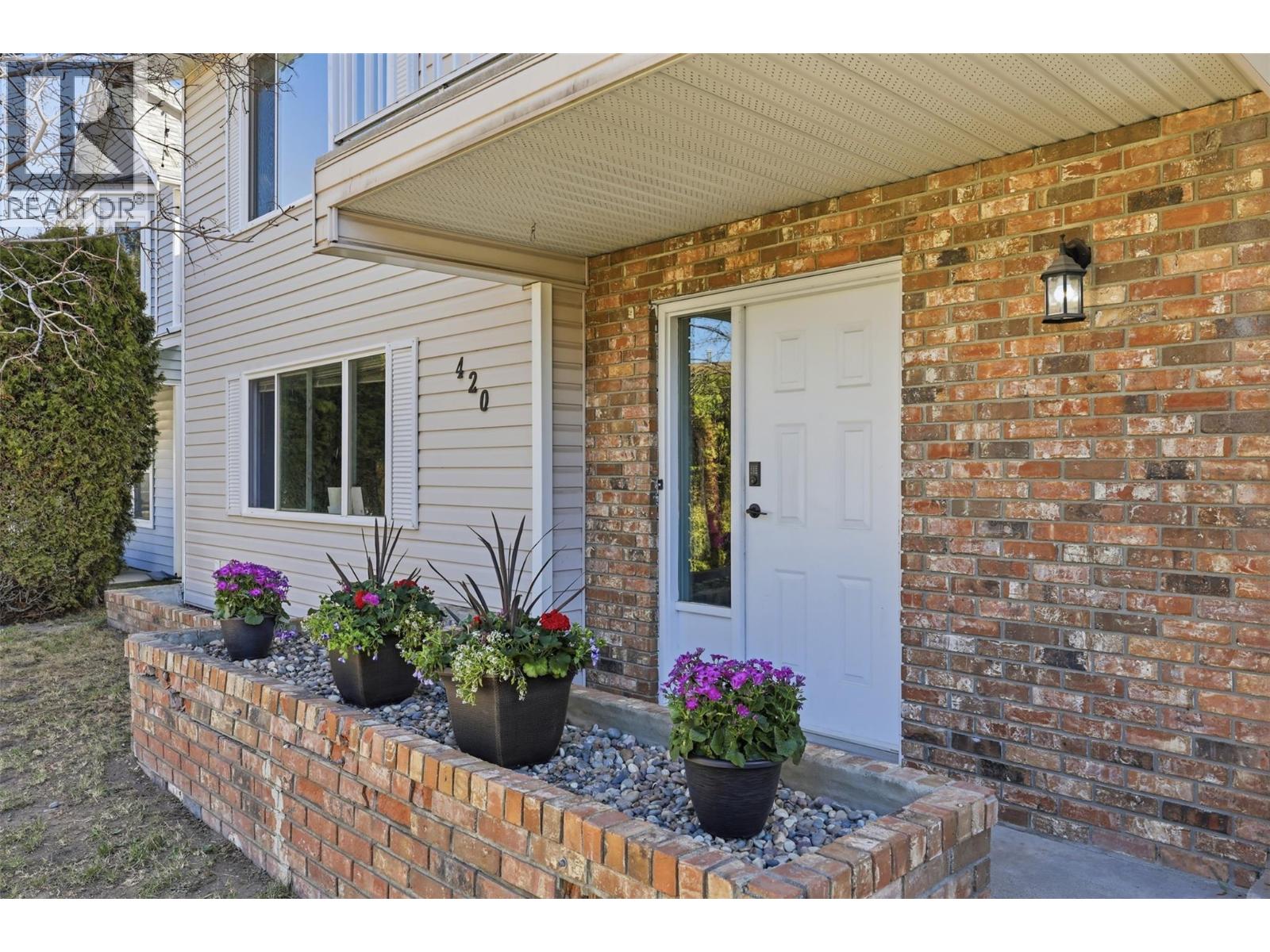 420 Sentinel Court, Kamloops, British Columbia  V2E 2G6 - Photo 4 - 10383135