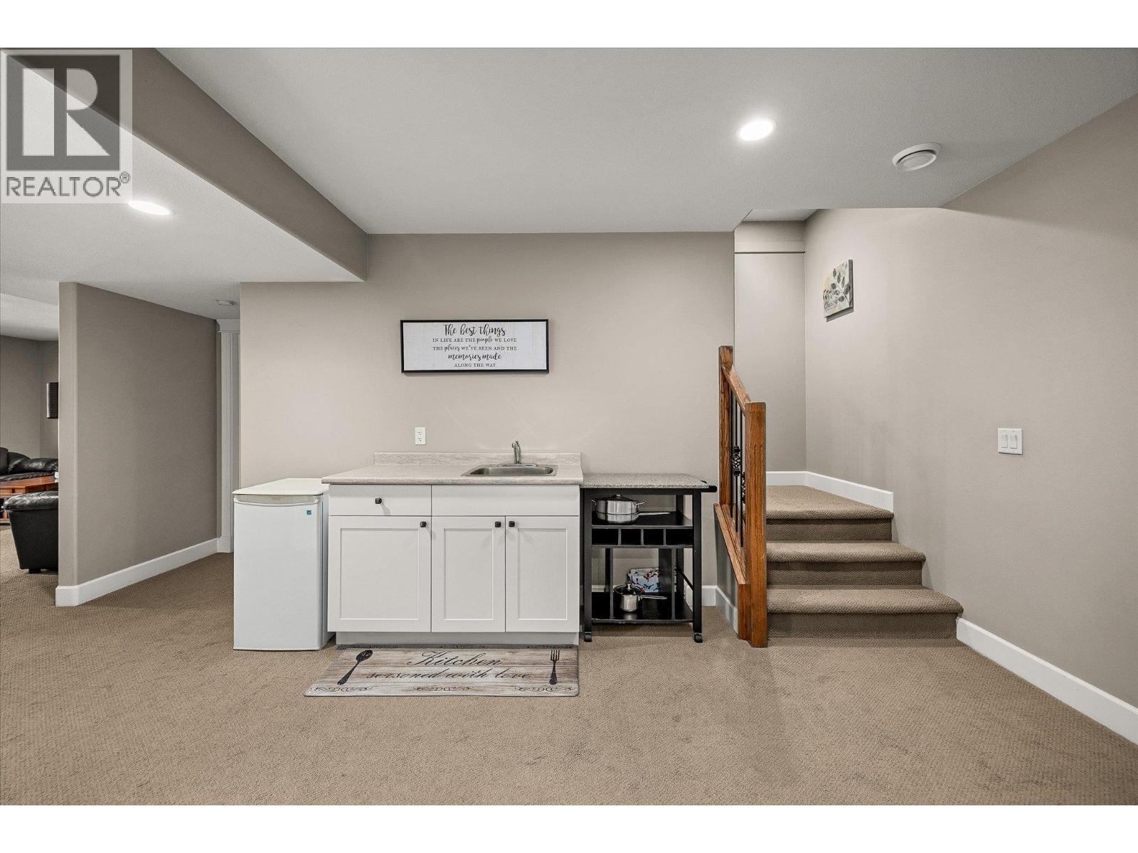 1018 Hume Avenue, Kelowna, British Columbia  V1P 1P2 - Photo 46 - 10381302