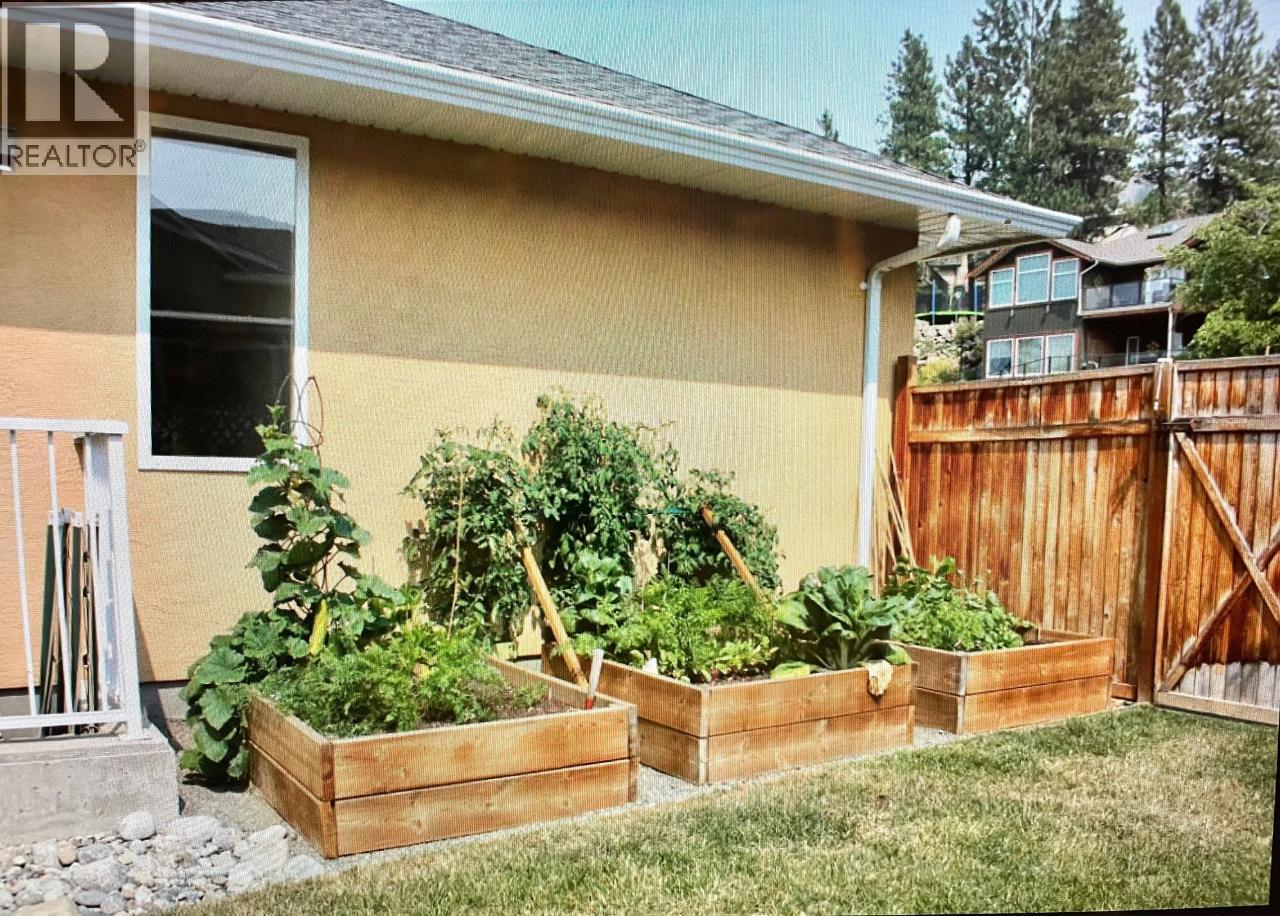 3121 Evergreen Drive, Penticton, British Columbia  V2A 9A9 - Photo 24 - 10374187