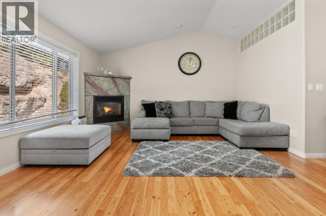 3121 Evergreen Drive, Penticton, British Columbia  V2A 9A9 - Photo 9 - 10374187