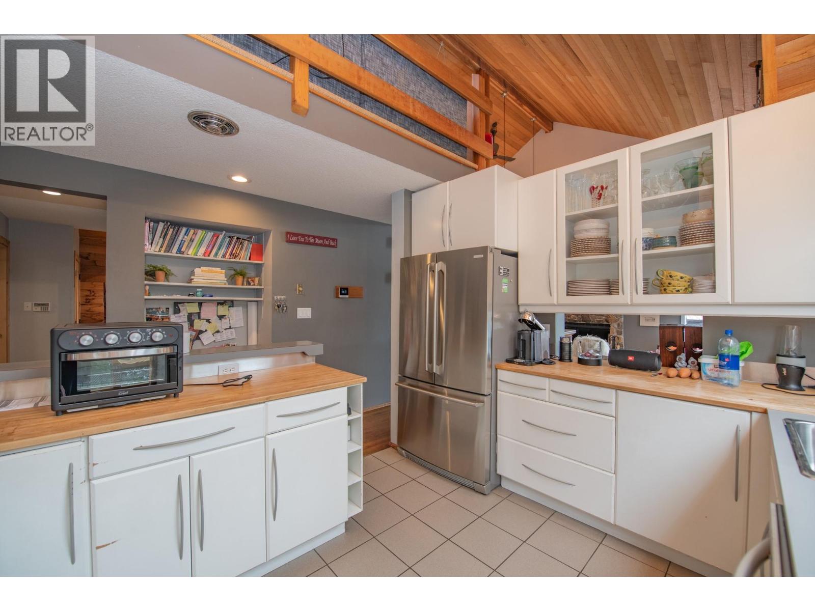 13804 Ponderosa Way, Coldstream, British Columbia  V1B 1A4 - Photo 12 - 10357157