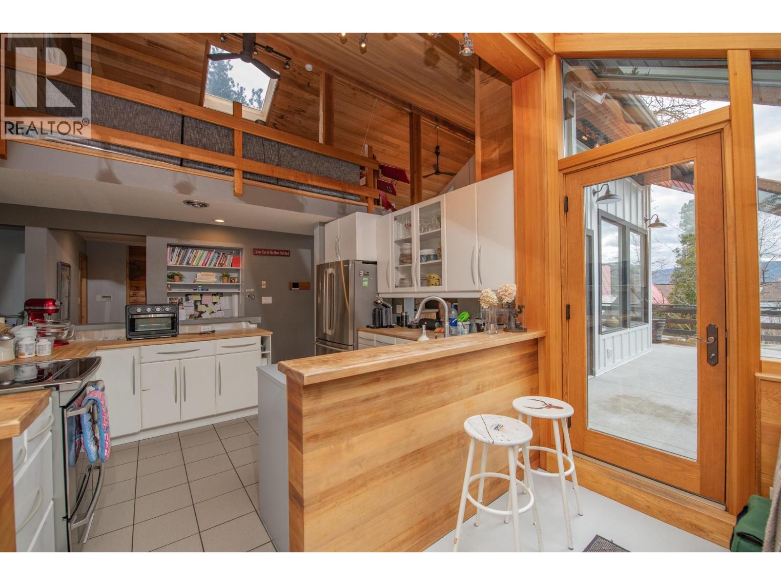 13804 Ponderosa Way, Coldstream, British Columbia  V1B 1A4 - Photo 14 - 10357157