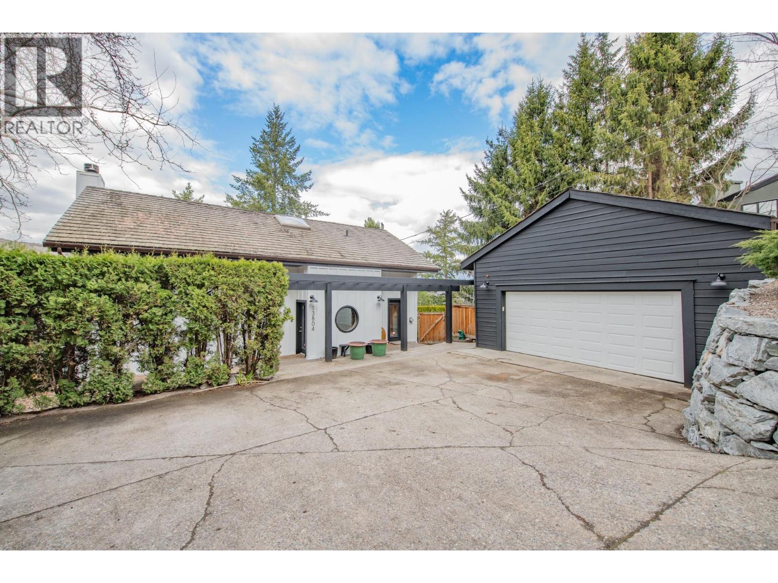 13804 Ponderosa Way, Coldstream, British Columbia  V1B 1A4 - Photo 2 - 10357157