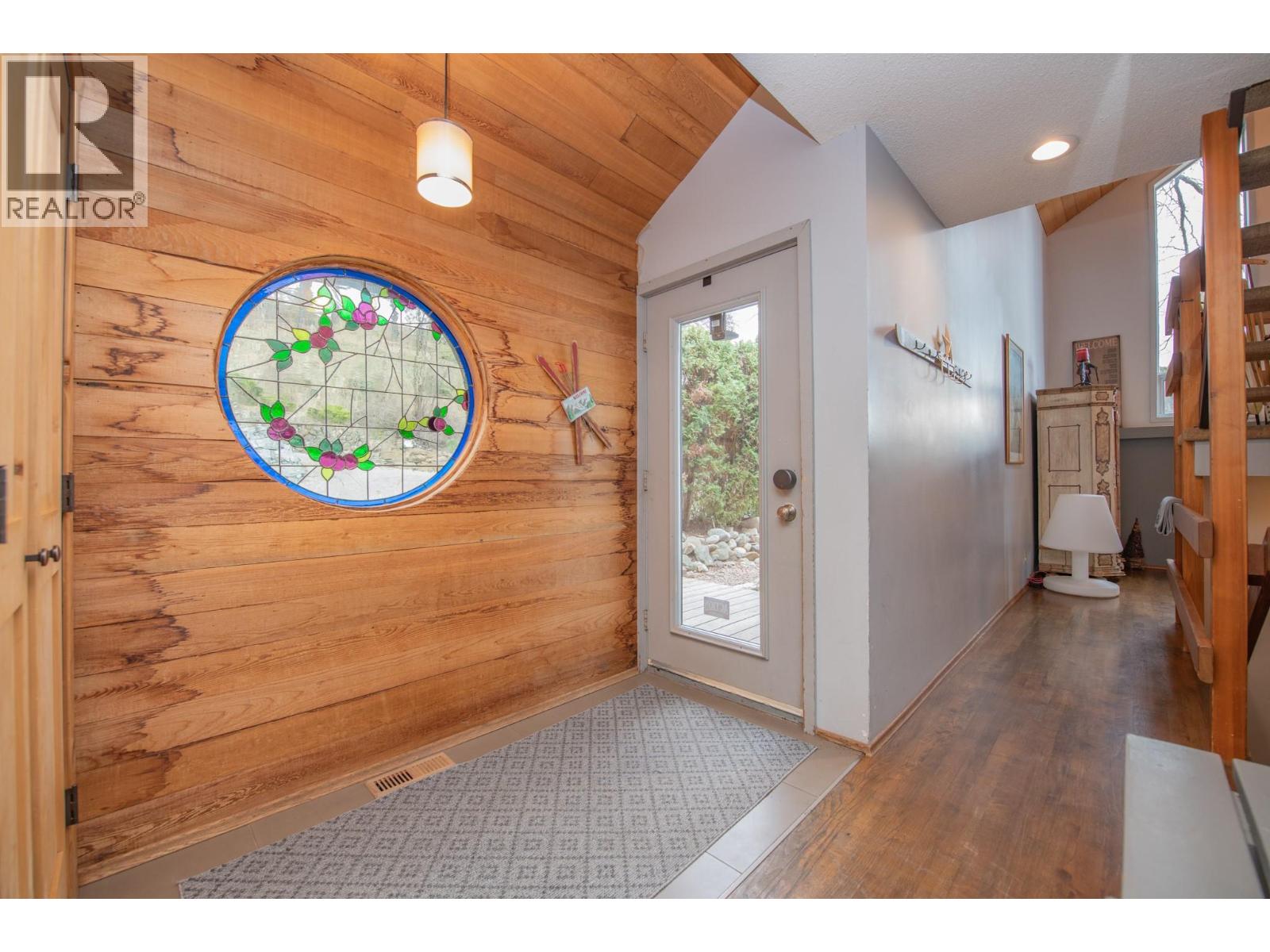 13804 Ponderosa Way, Coldstream, British Columbia  V1B 1A4 - Photo 5 - 10357157